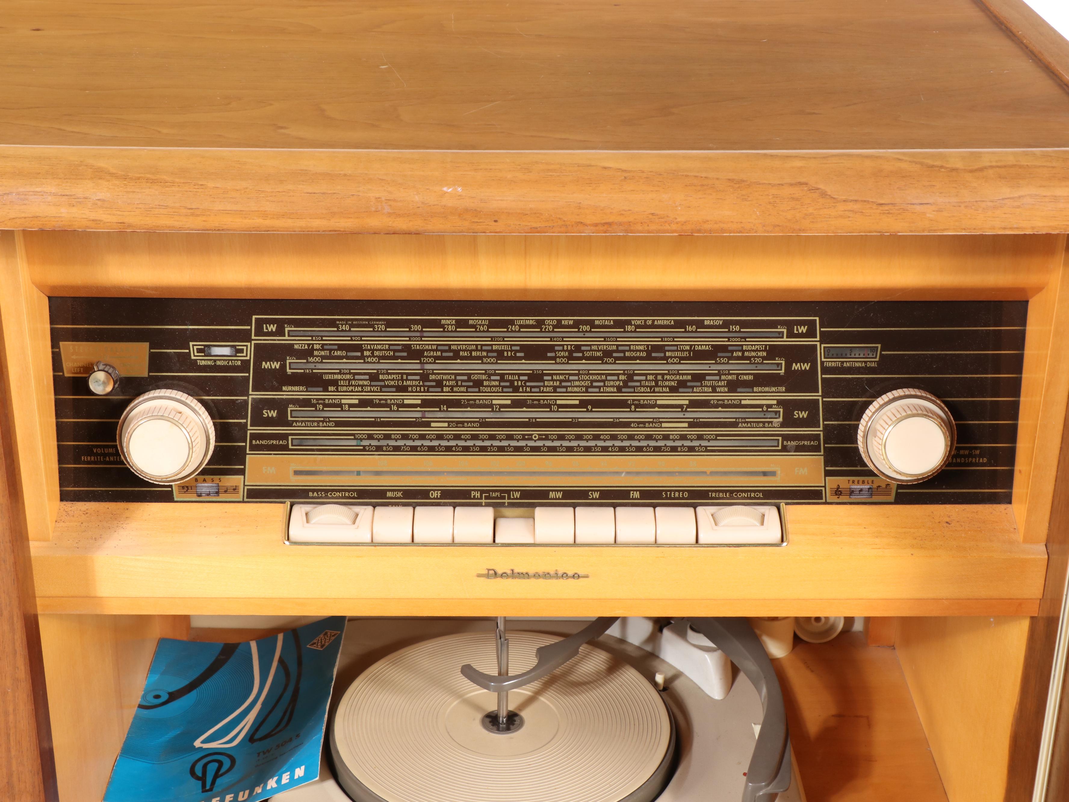 Körting for Delmonico Model 1091 Bar and Stereo Cabinet, Mid-20th Century
