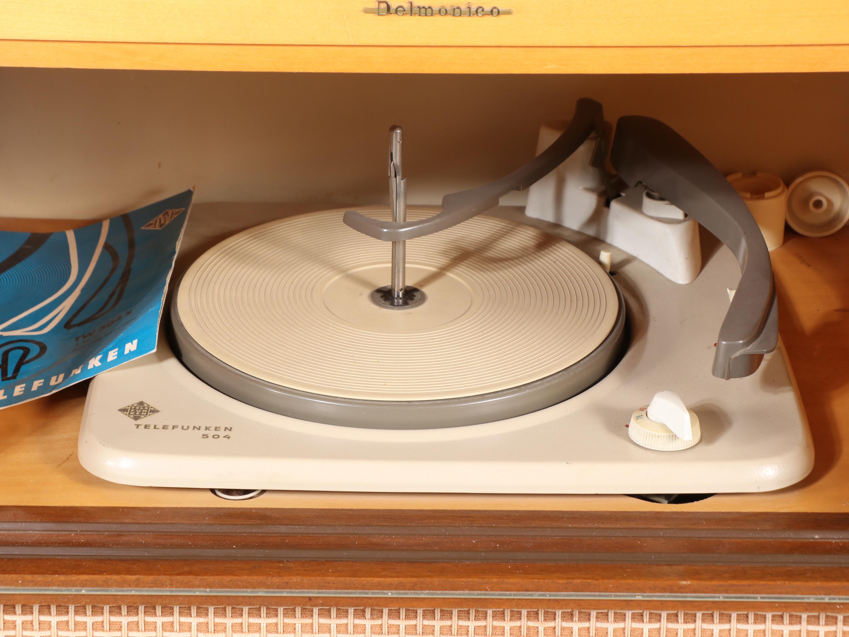 Körting for Delmonico Model 1091 Bar and Stereo Cabinet, Mid-20th Century