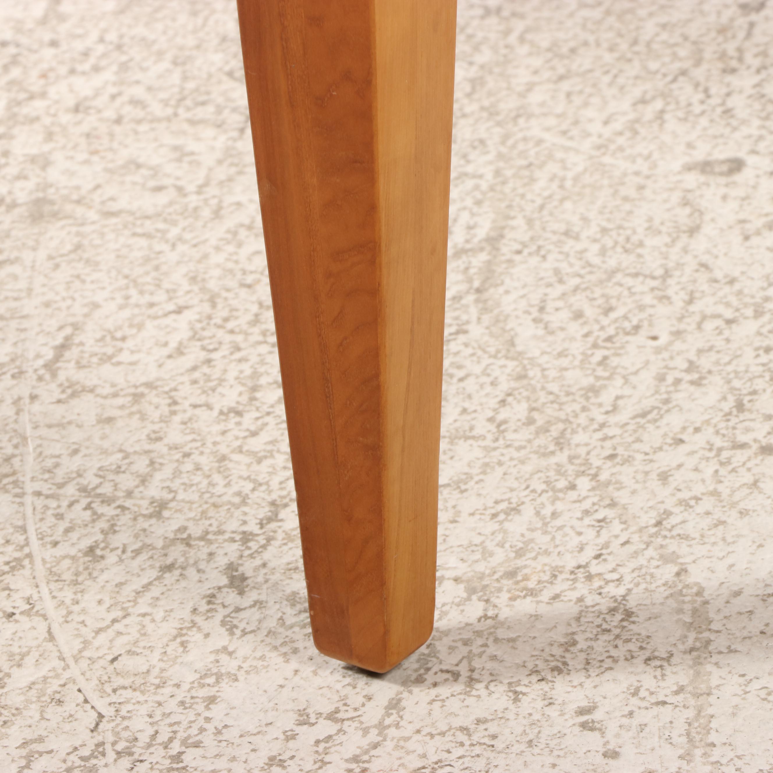 Stanley Furniture Neoclassical Style Dining Table and Six Chairs