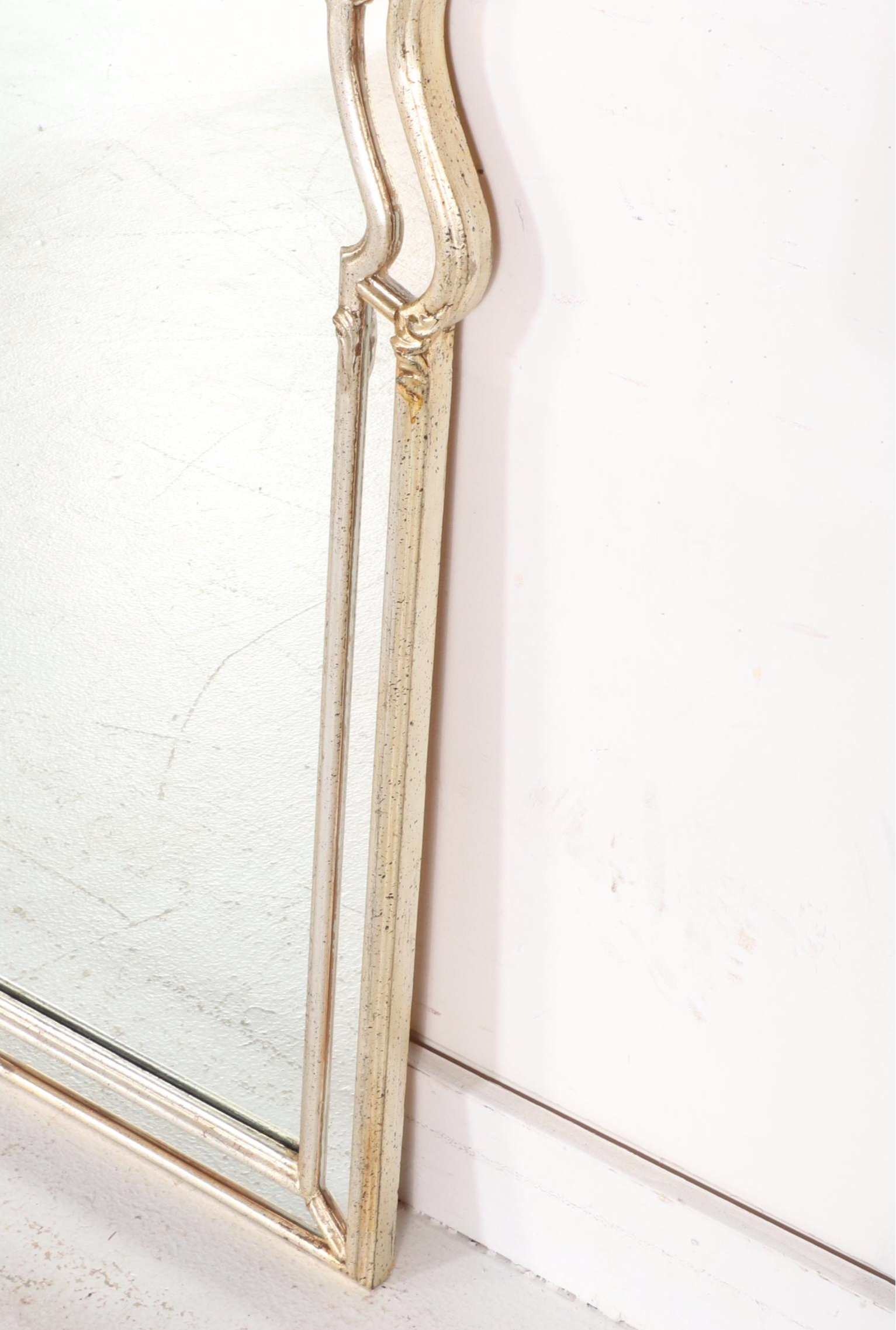 LaBarge Hollywood Regency Style Giltwood Mirror