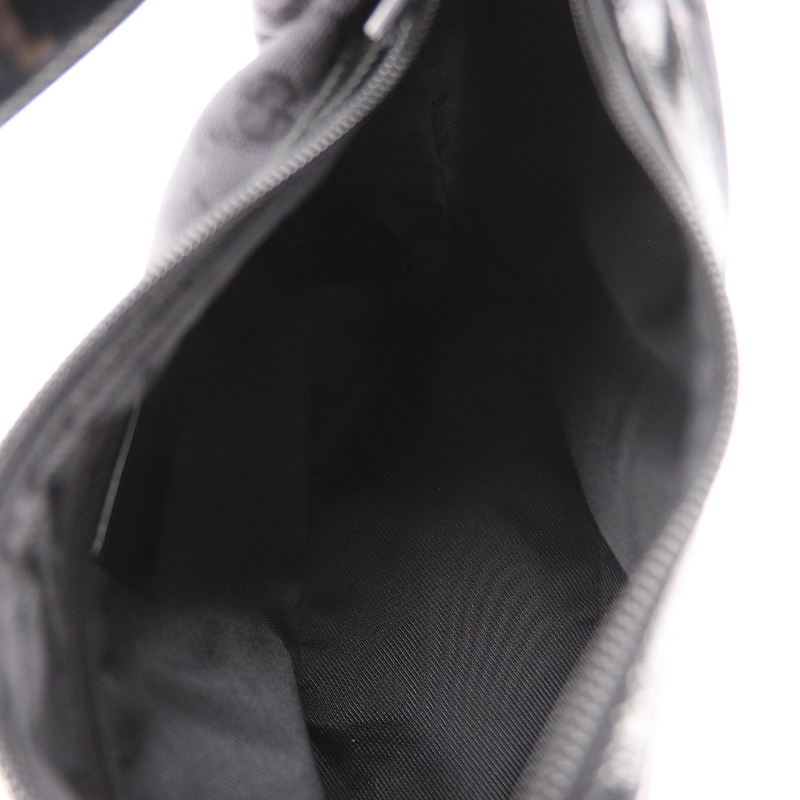 Gucci Black GG Canvas Hobo Shoulder Bag with Patent Leather Trim