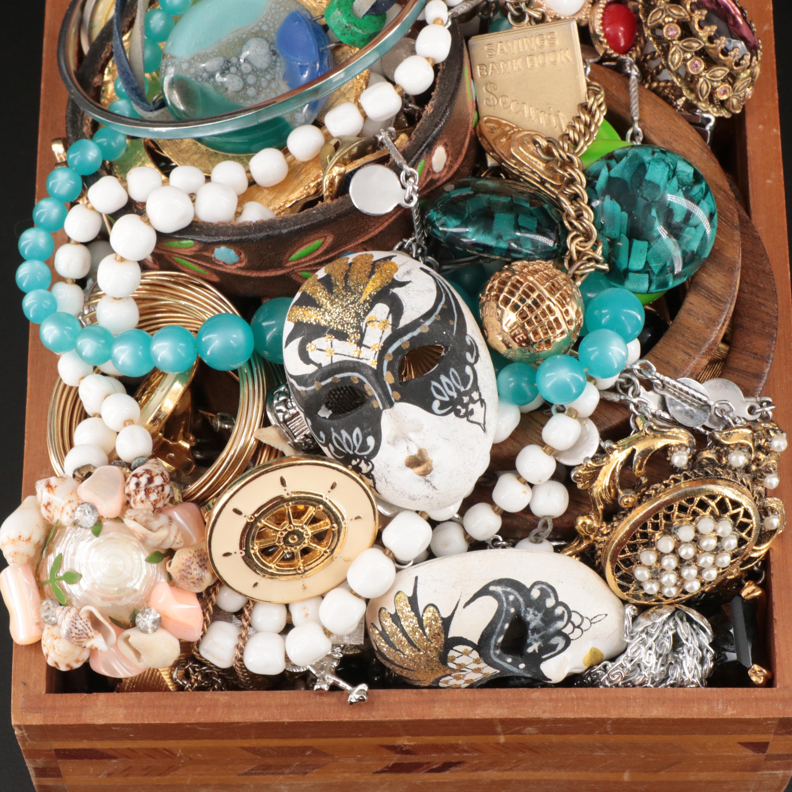 Uncommon Discoveries: Jewelry Collection