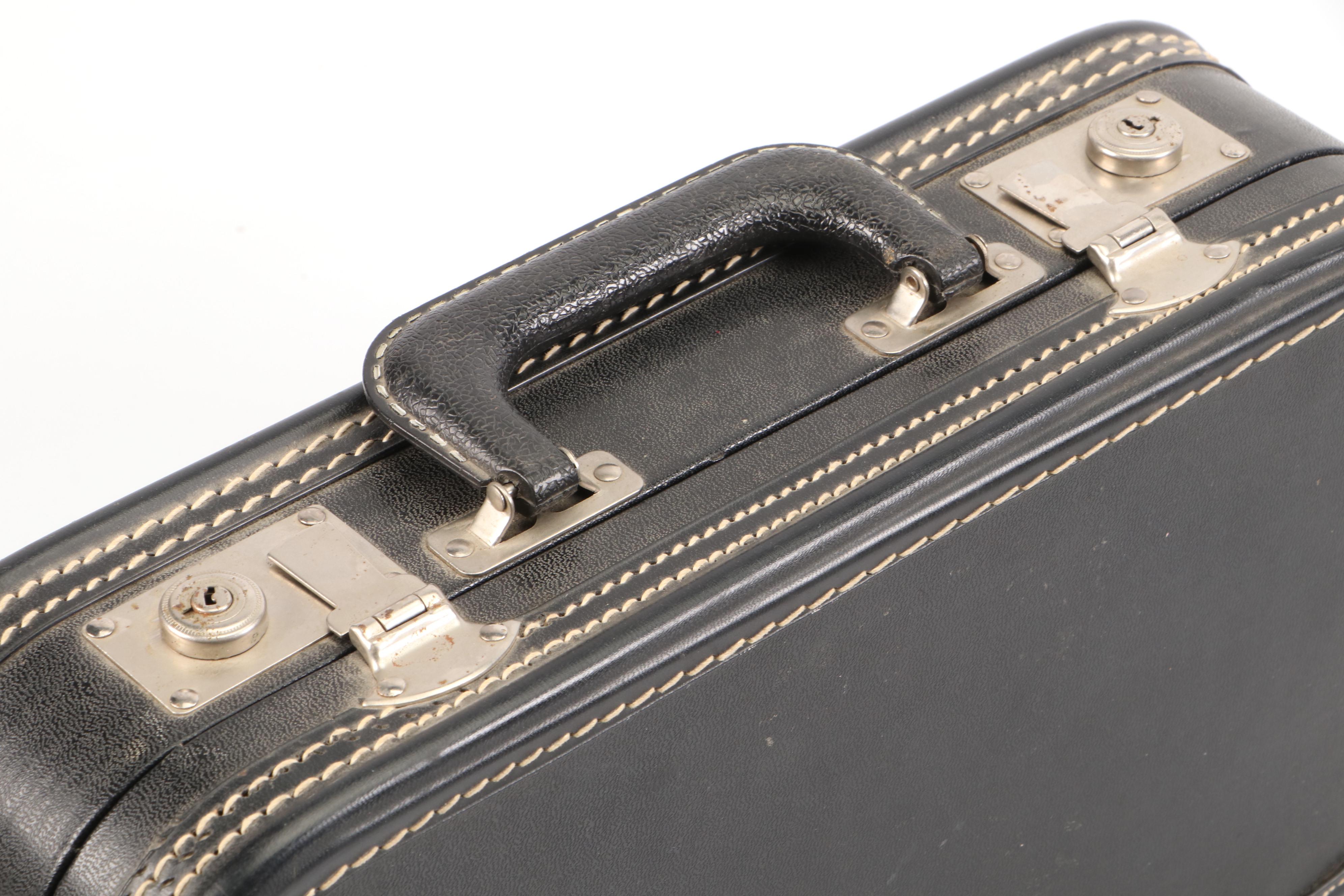 Evette Grenadilla Wood Clarinet With Faux Leather Hardside Case, Music Book