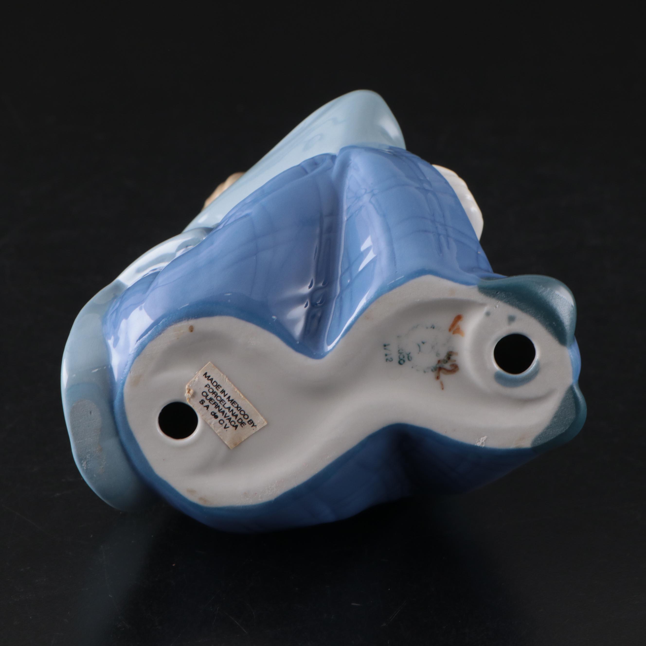 Porcelana de Cuernavaca Sitting Clown Figurine with Other Porcelain Figurines