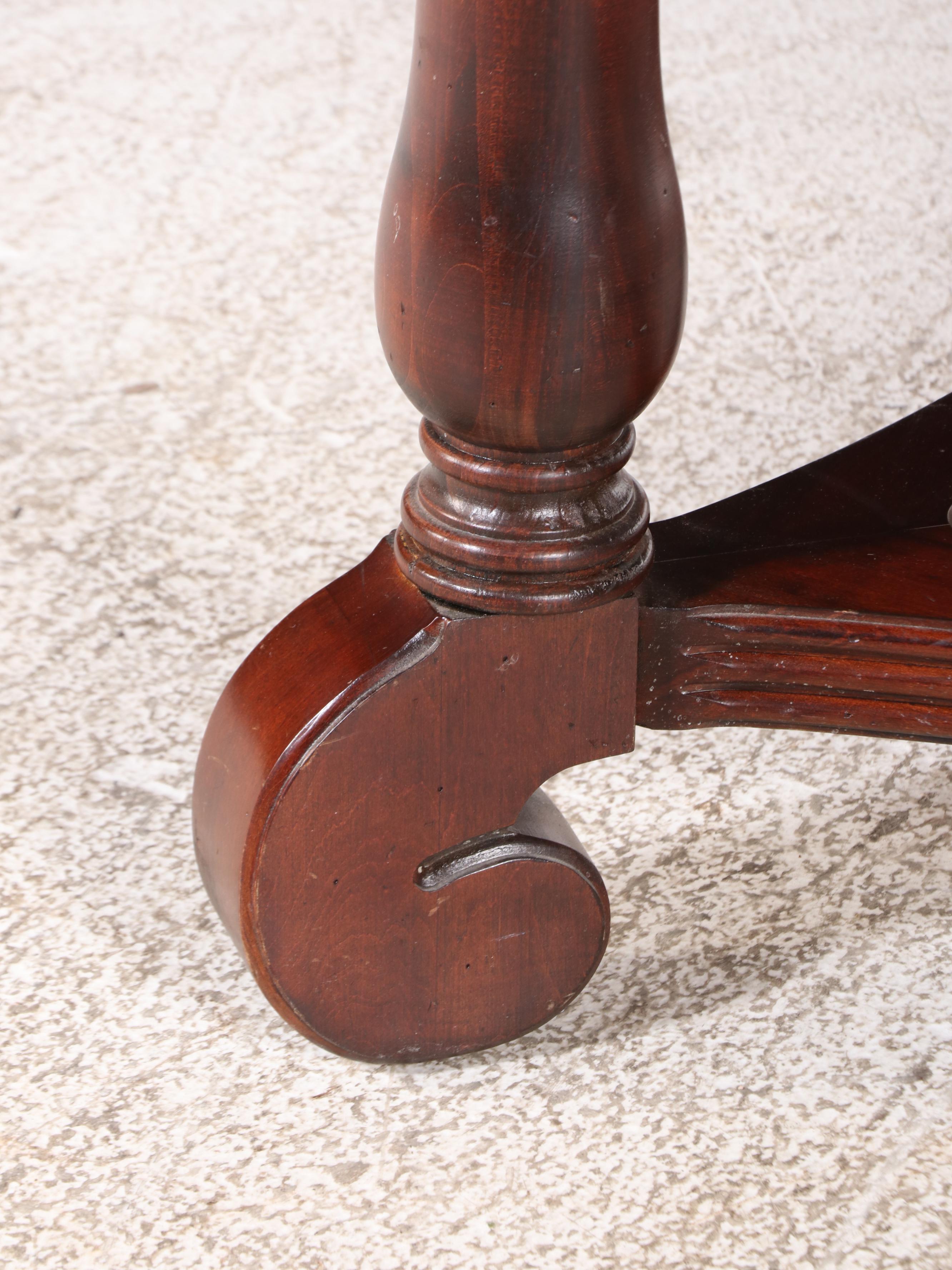 Ethan Allen Wooden Extendable Dining Table, Late 20th Century