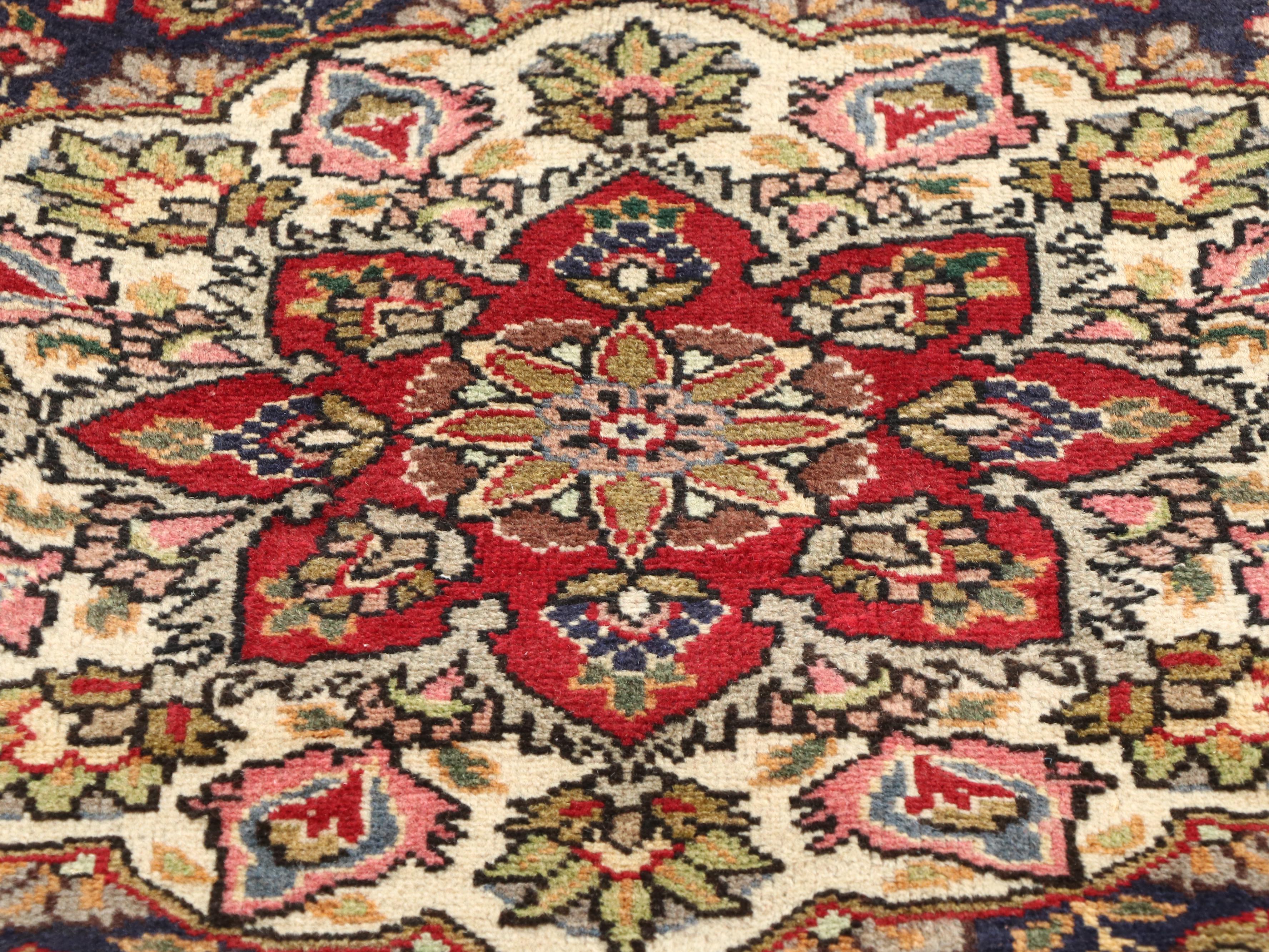 9'5 x 12'11 Hand-Knotted Persian Mashhad Room-Sized Rug