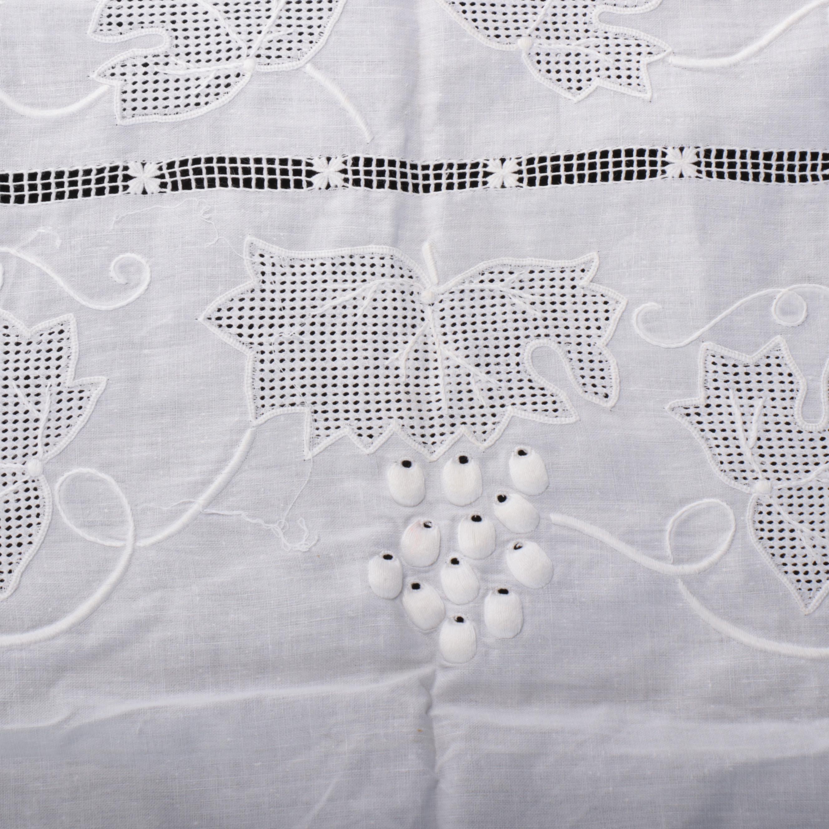 English Ivy Embroidered Linen Tablecloths and Napkins