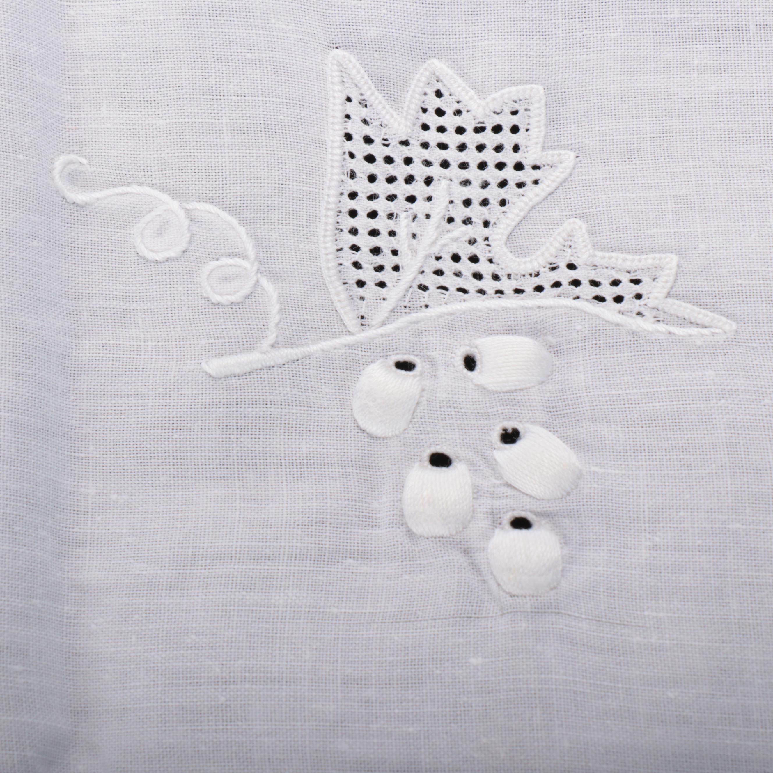 English Ivy Embroidered Linen Tablecloths and Napkins