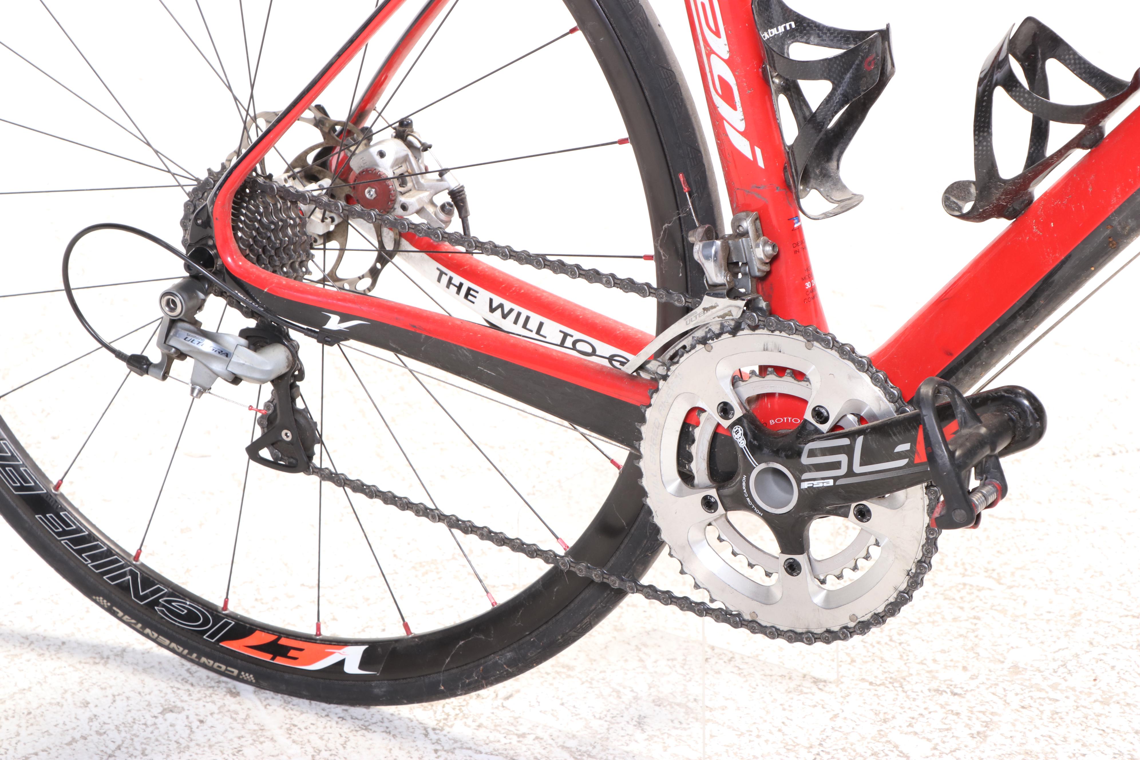 Volagi Liscio Road Bike with Disc Brakes and Cat Eye Strada Wireless Head Unit