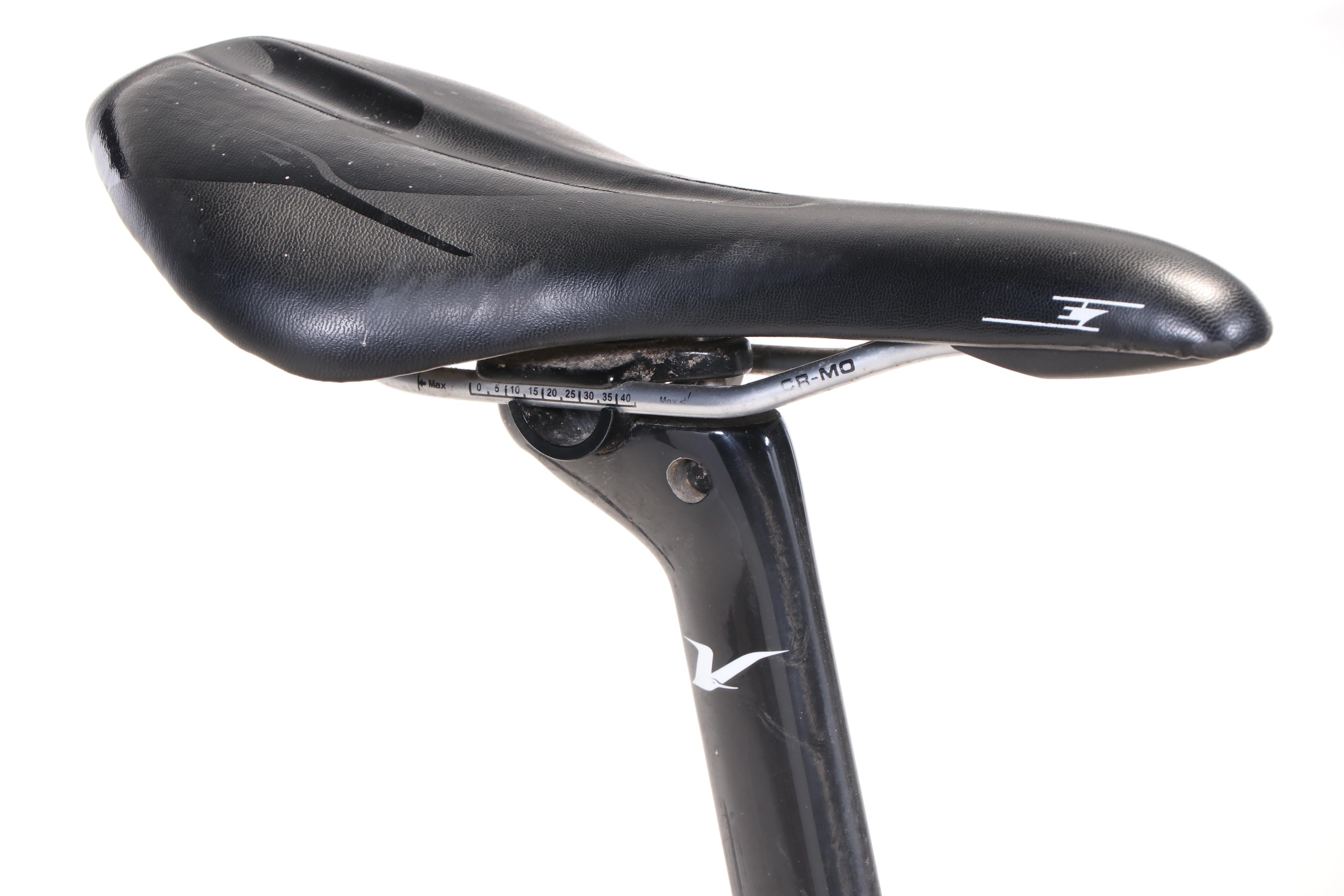 Volagi Liscio Road Bike with Disc Brakes and Cat Eye Strada Wireless Head Unit