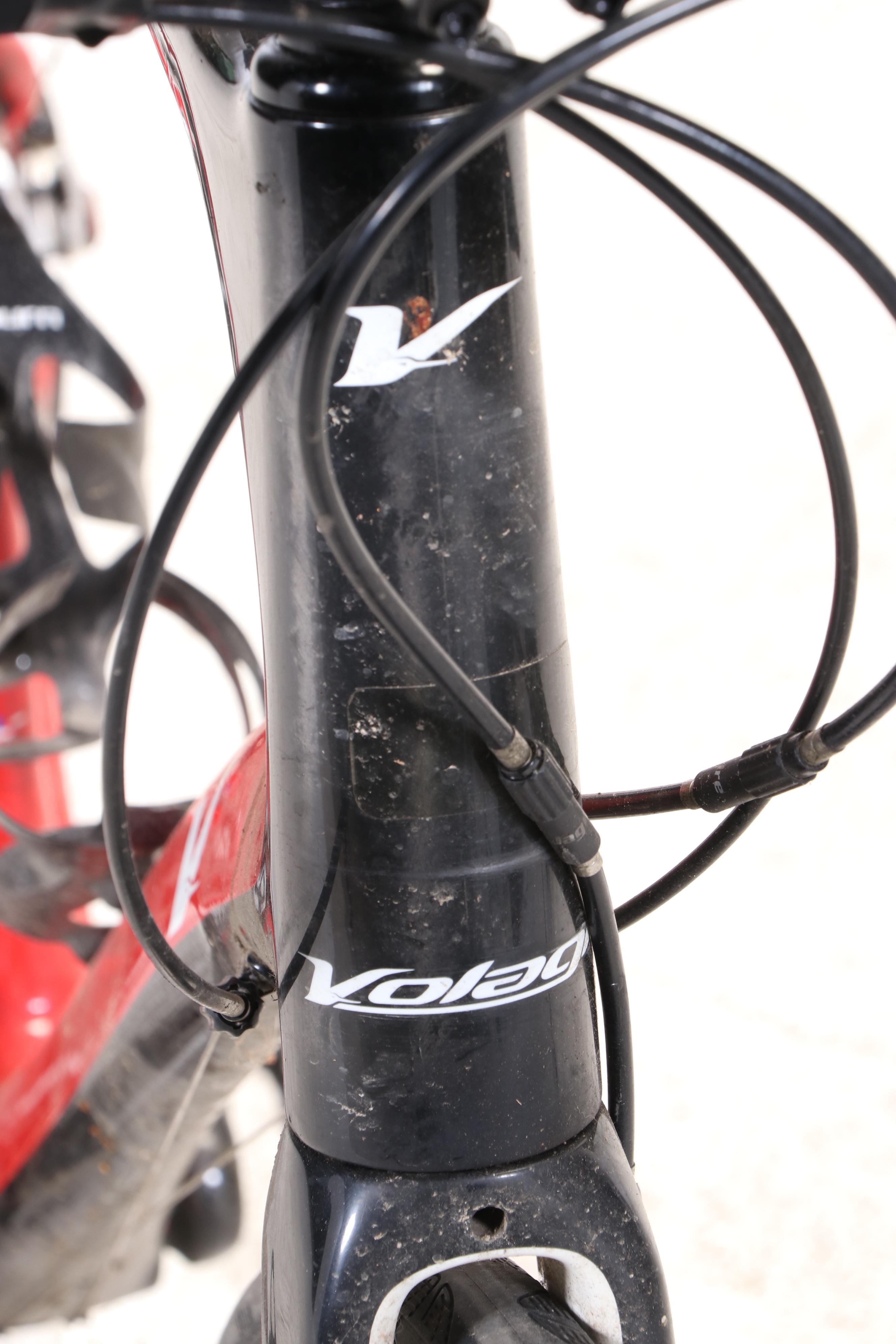 Volagi Liscio Road Bike with Disc Brakes and Cat Eye Strada Wireless Head Unit