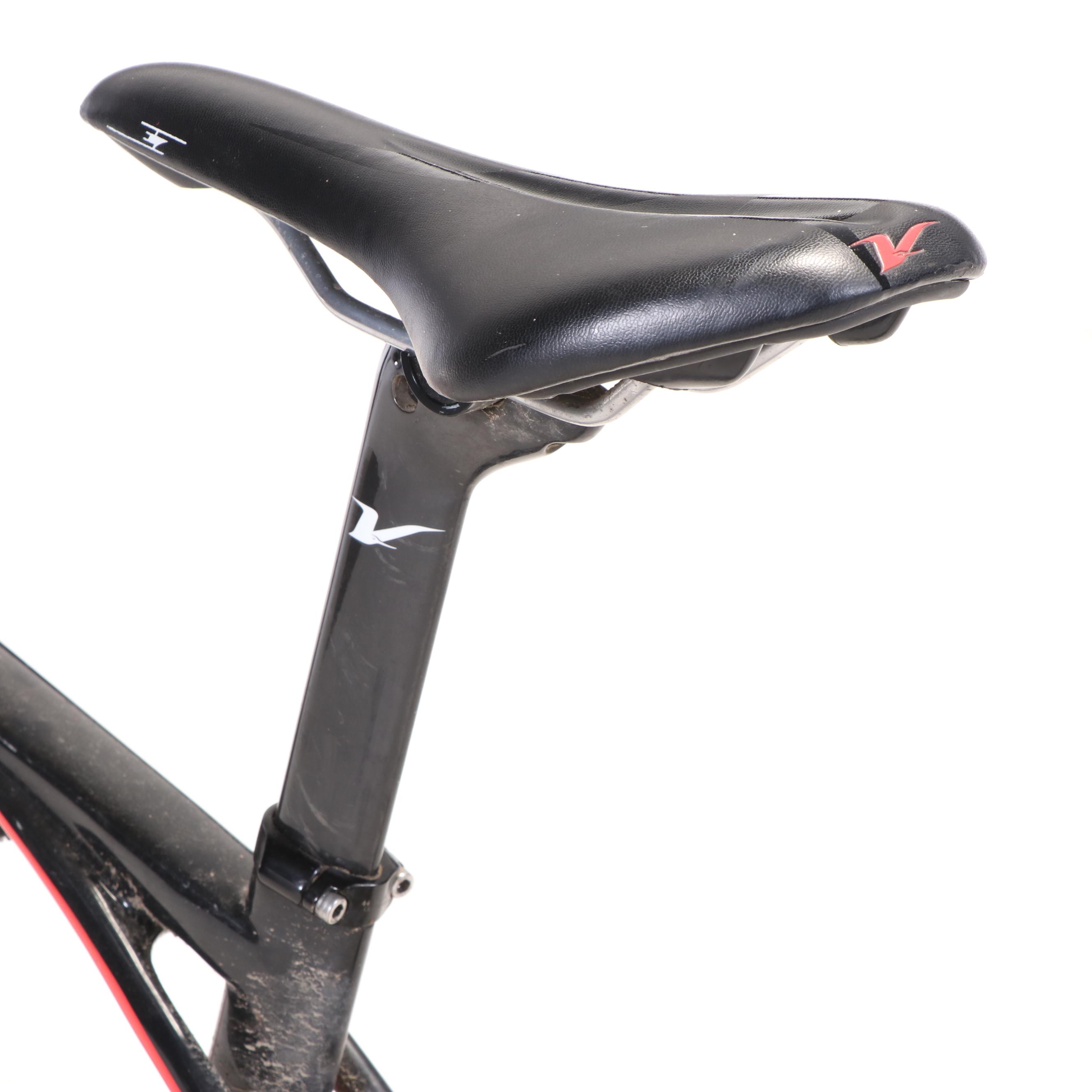 Volagi Liscio Road Bike with Disc Brakes and Cat Eye Strada Wireless Head Unit