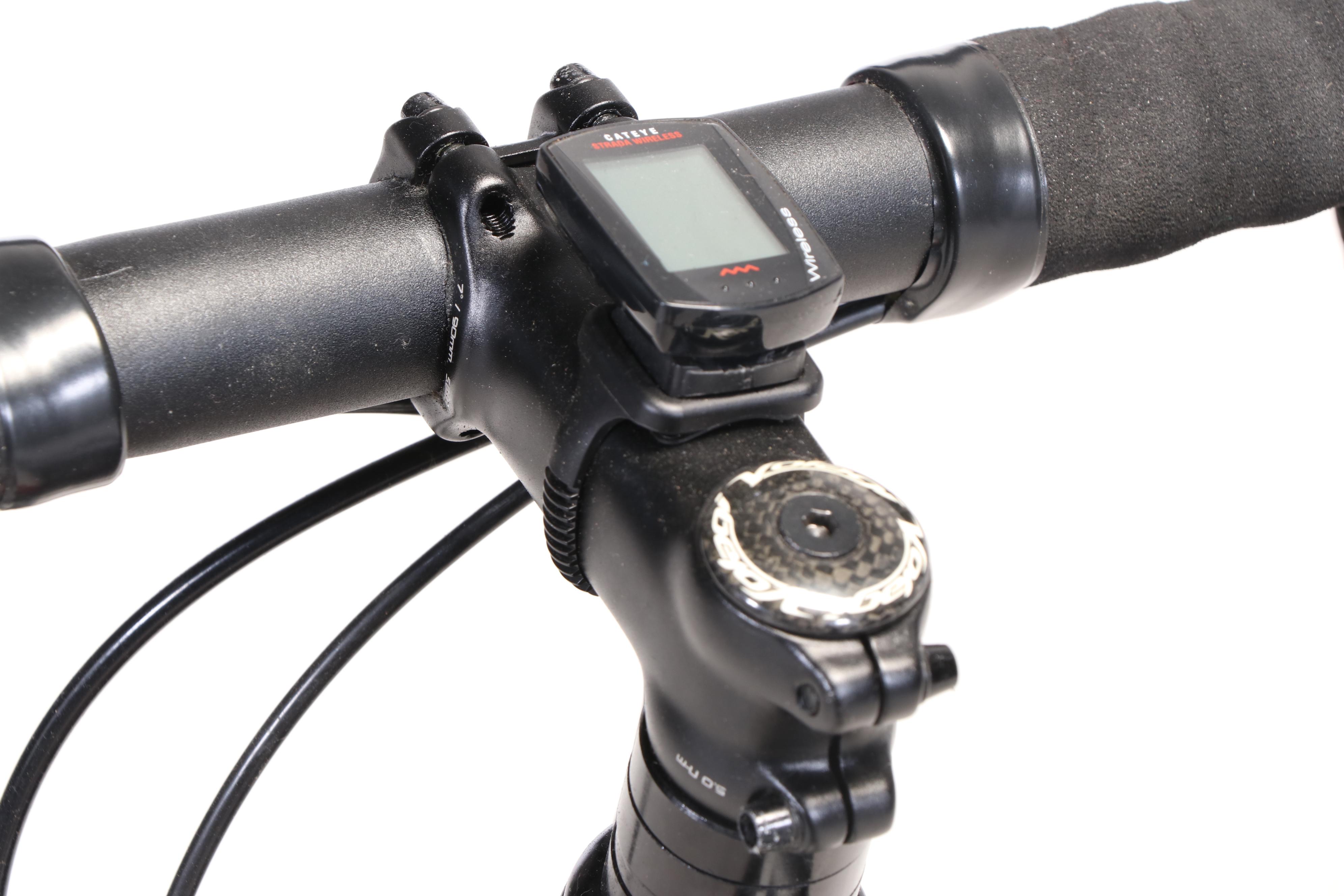 Volagi Liscio Road Bike with Disc Brakes and Cat Eye Strada Wireless Head Unit