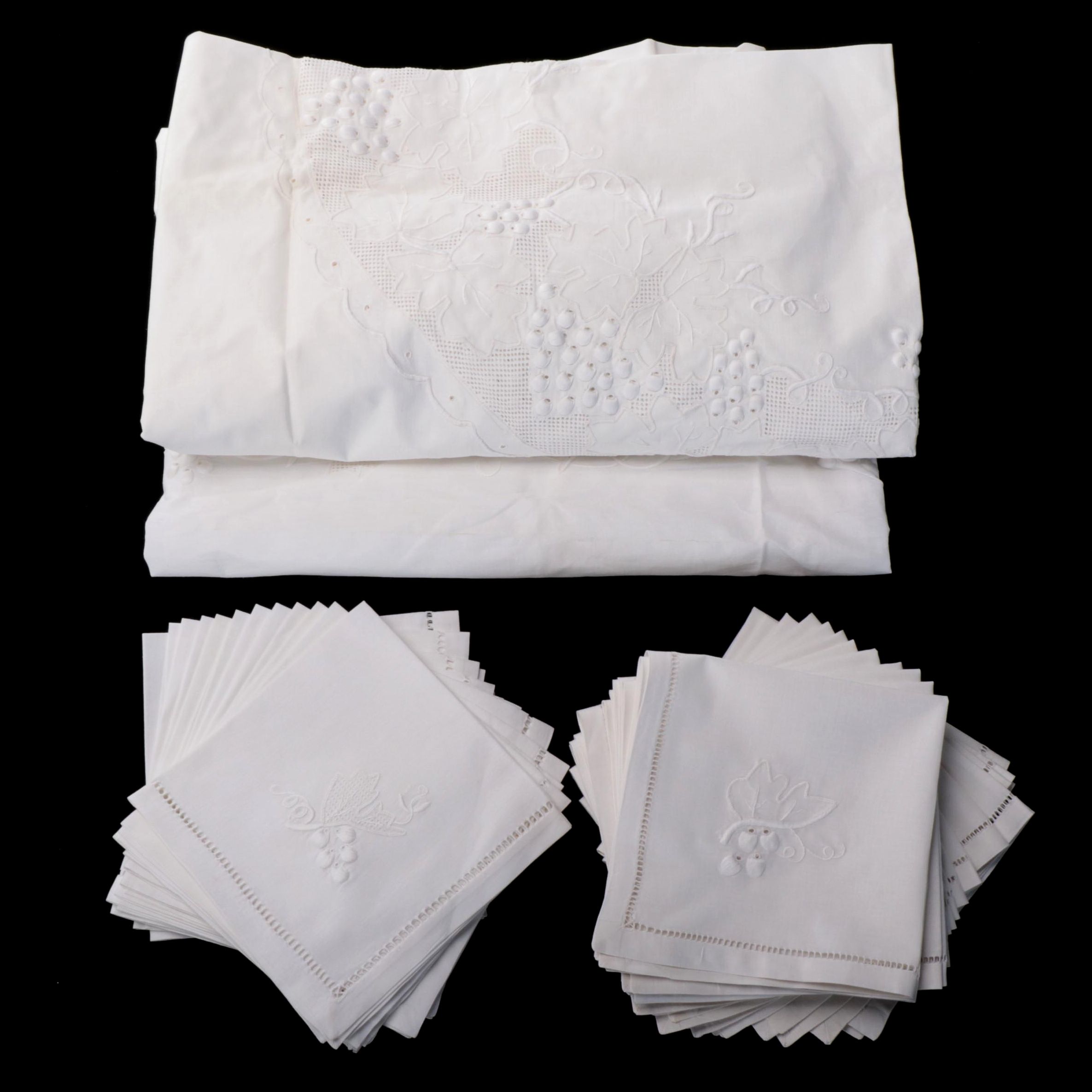 English Ivy Embroidered Linen Tablecloths and Napkins
