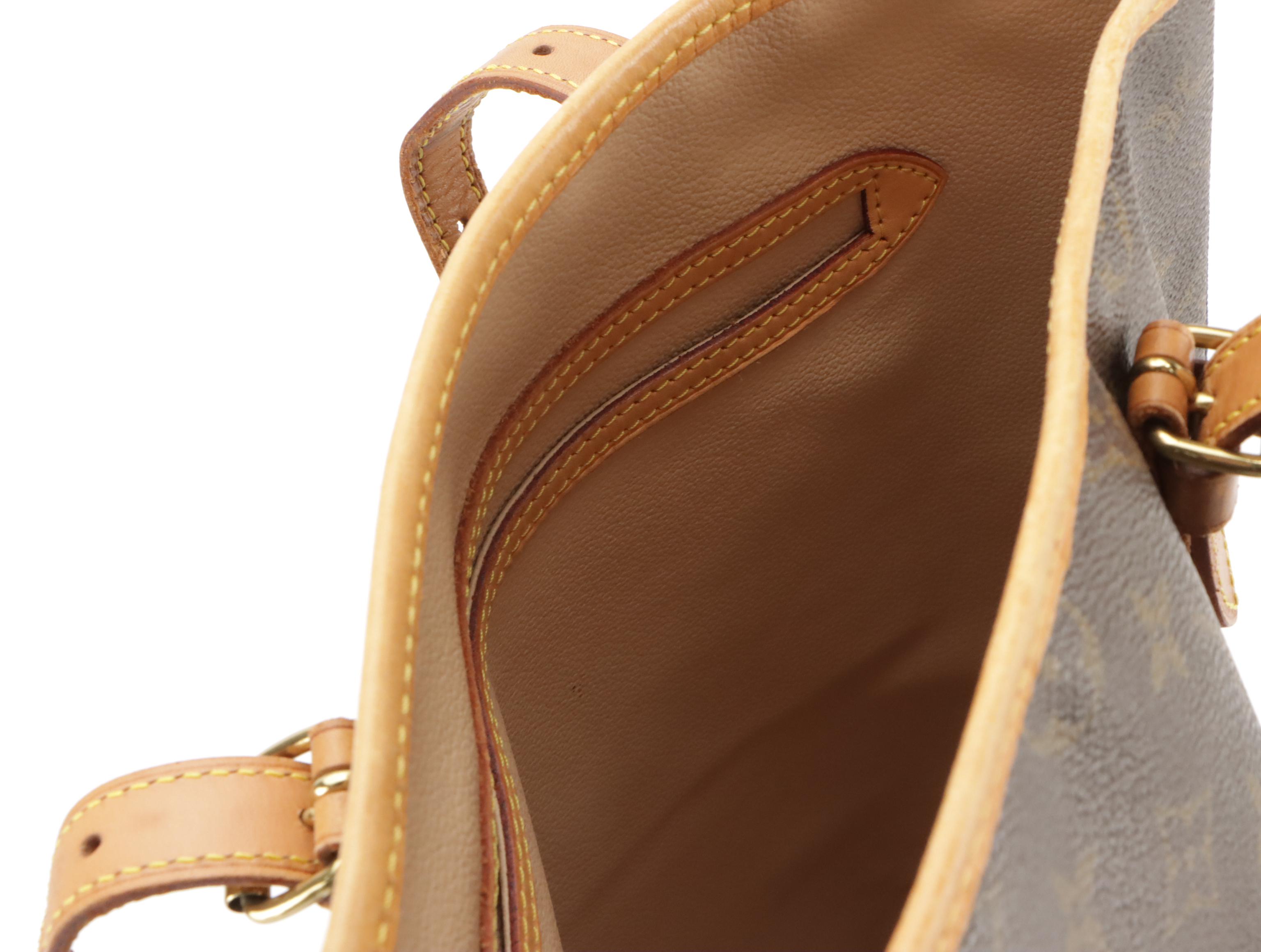 Louis Vuitton Bucket Bag in Monogram Canvas and Leather with Zip Pouch