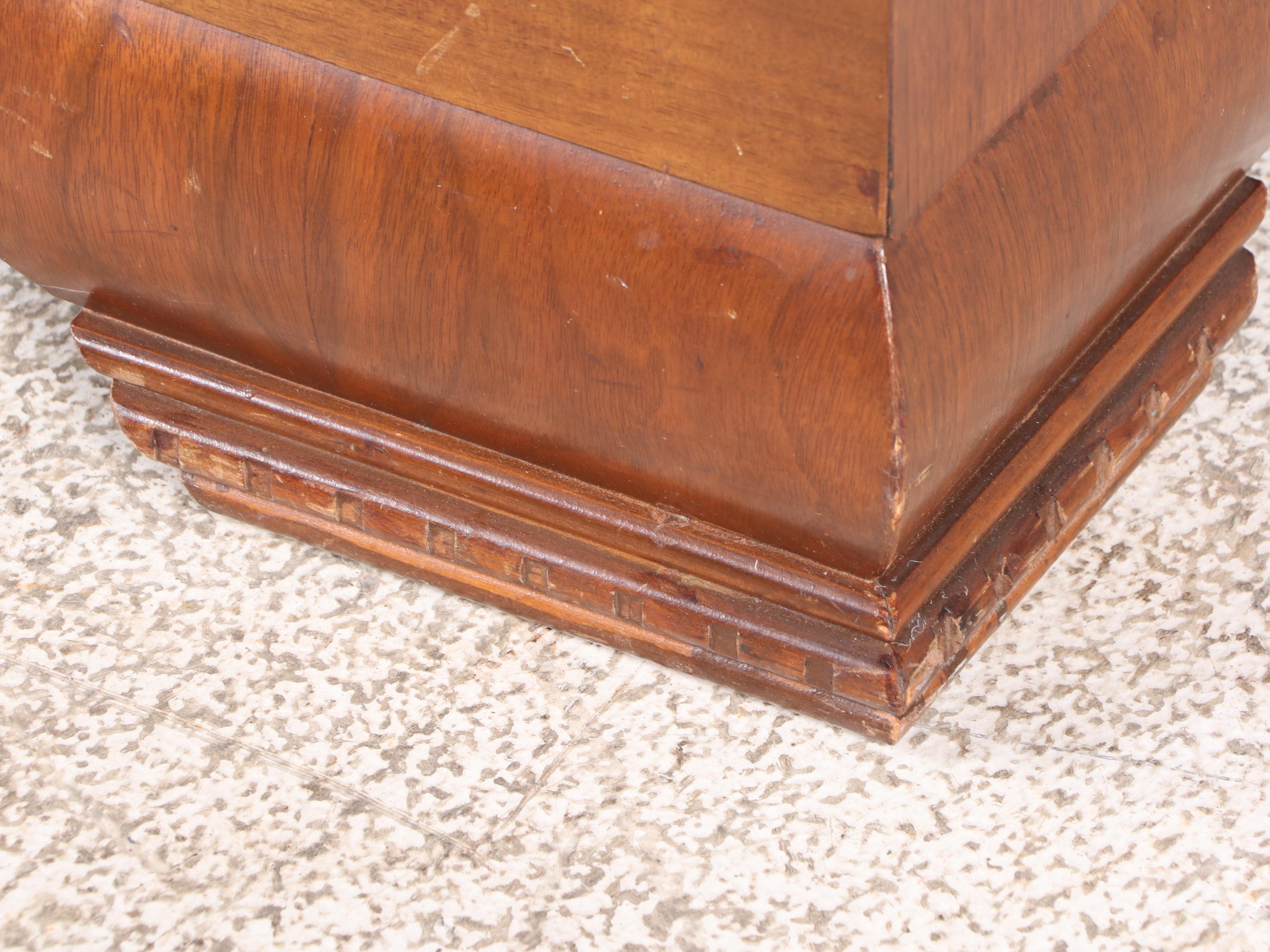 Lane Art Deco Style Cedar Blanket Chest, Mid-20th Century