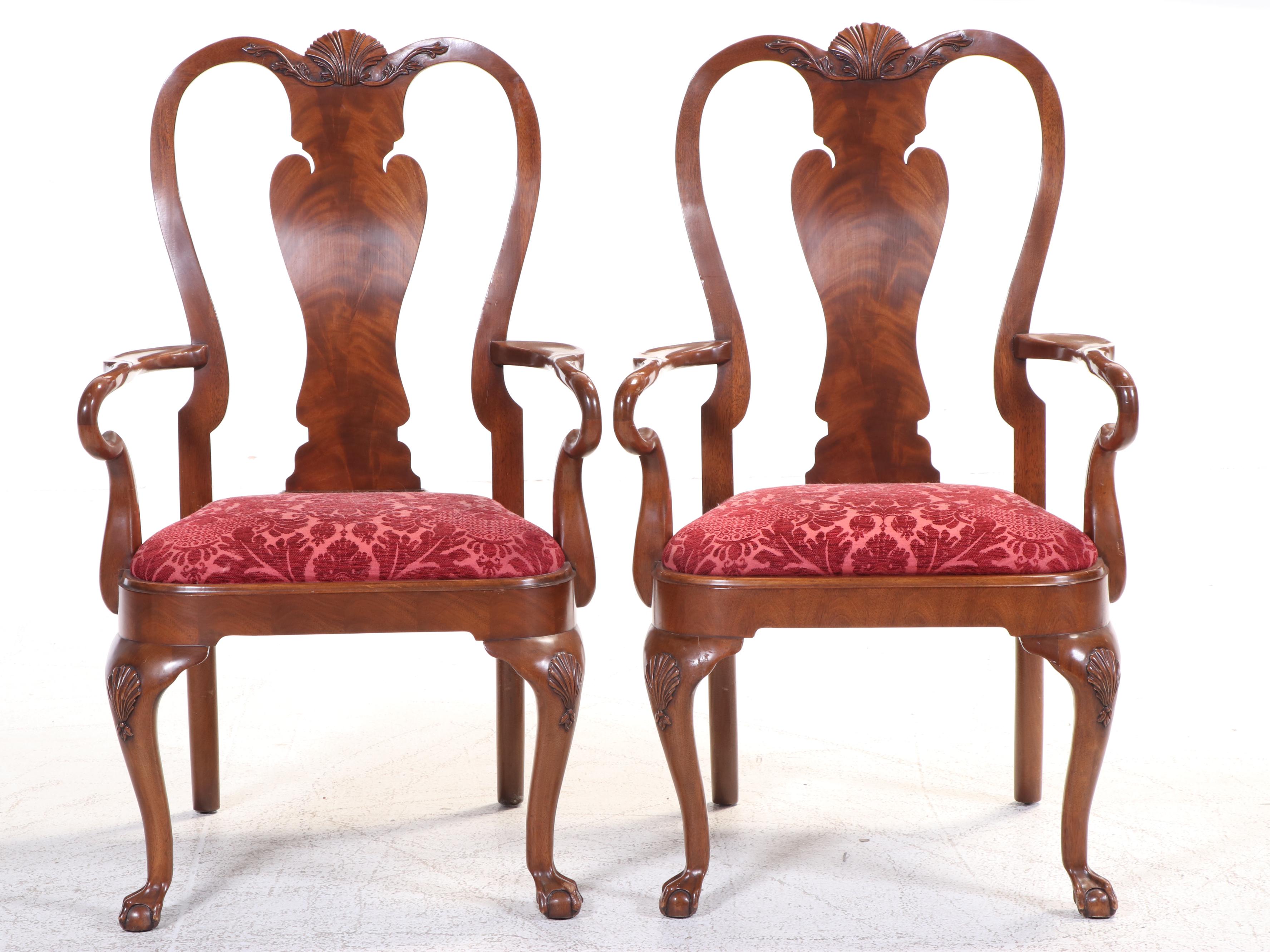 Karges Queen Anne Style Dining Table and Chairs