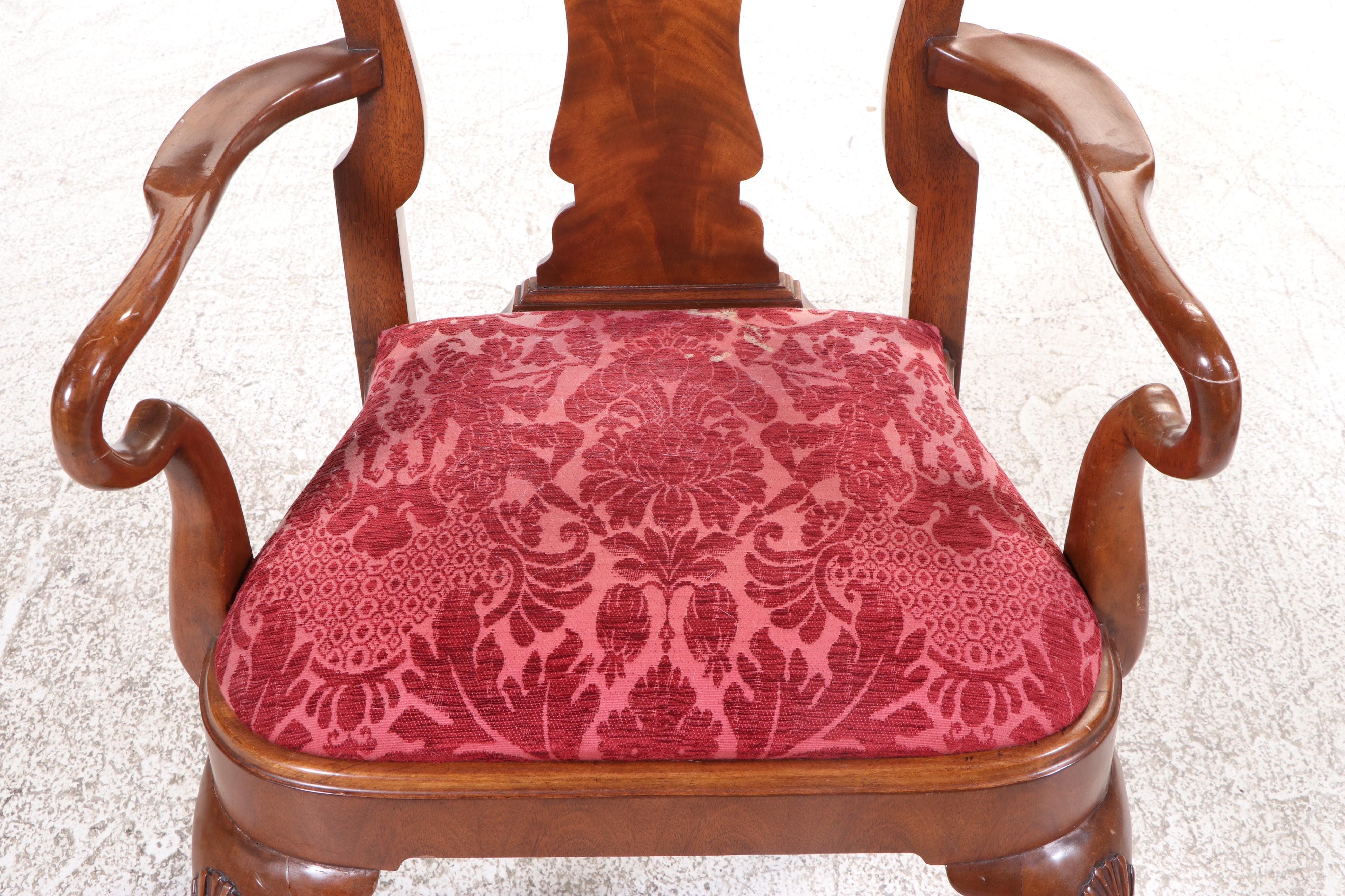 Karges Queen Anne Style Dining Table and Chairs