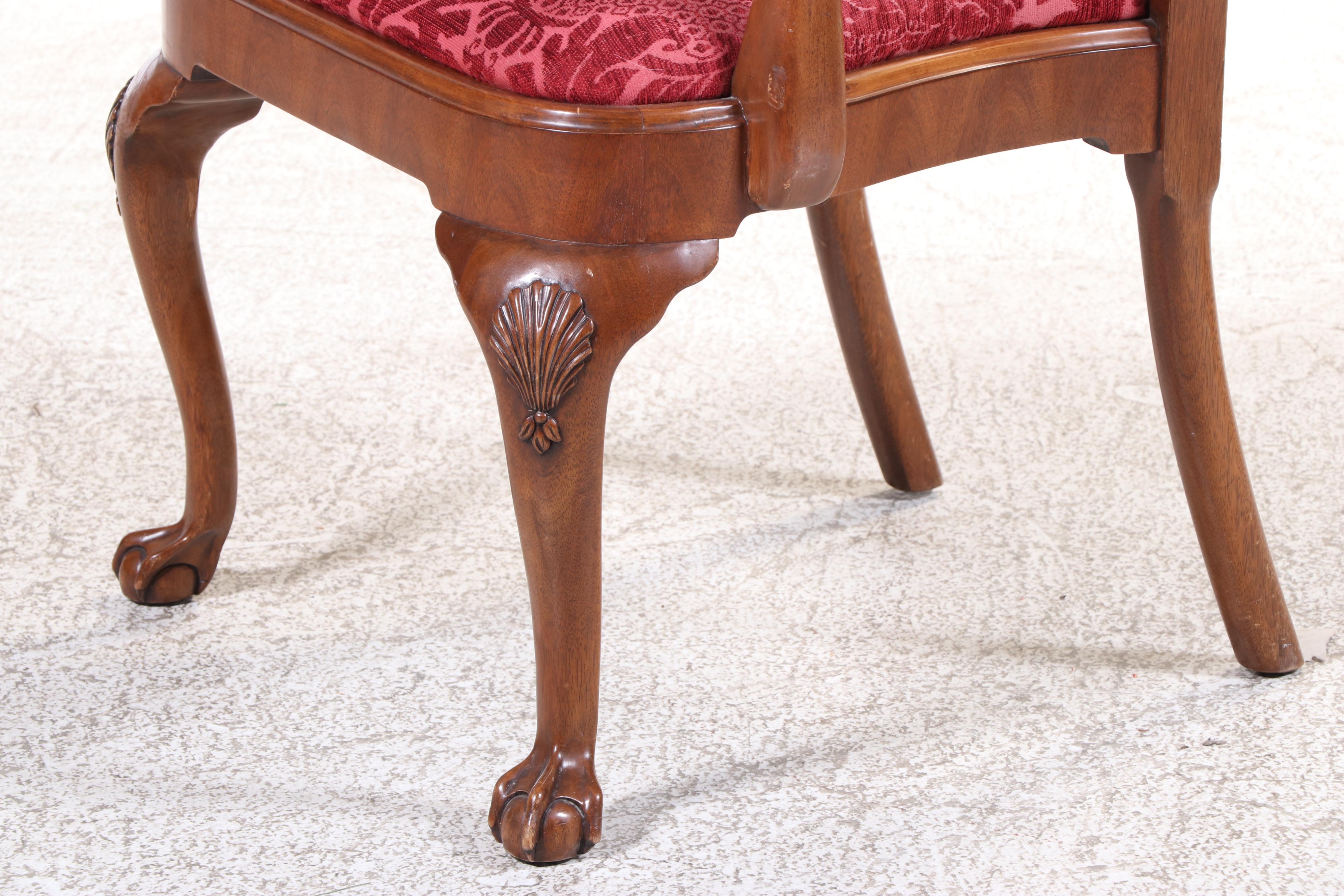 Karges Queen Anne Style Dining Table and Chairs