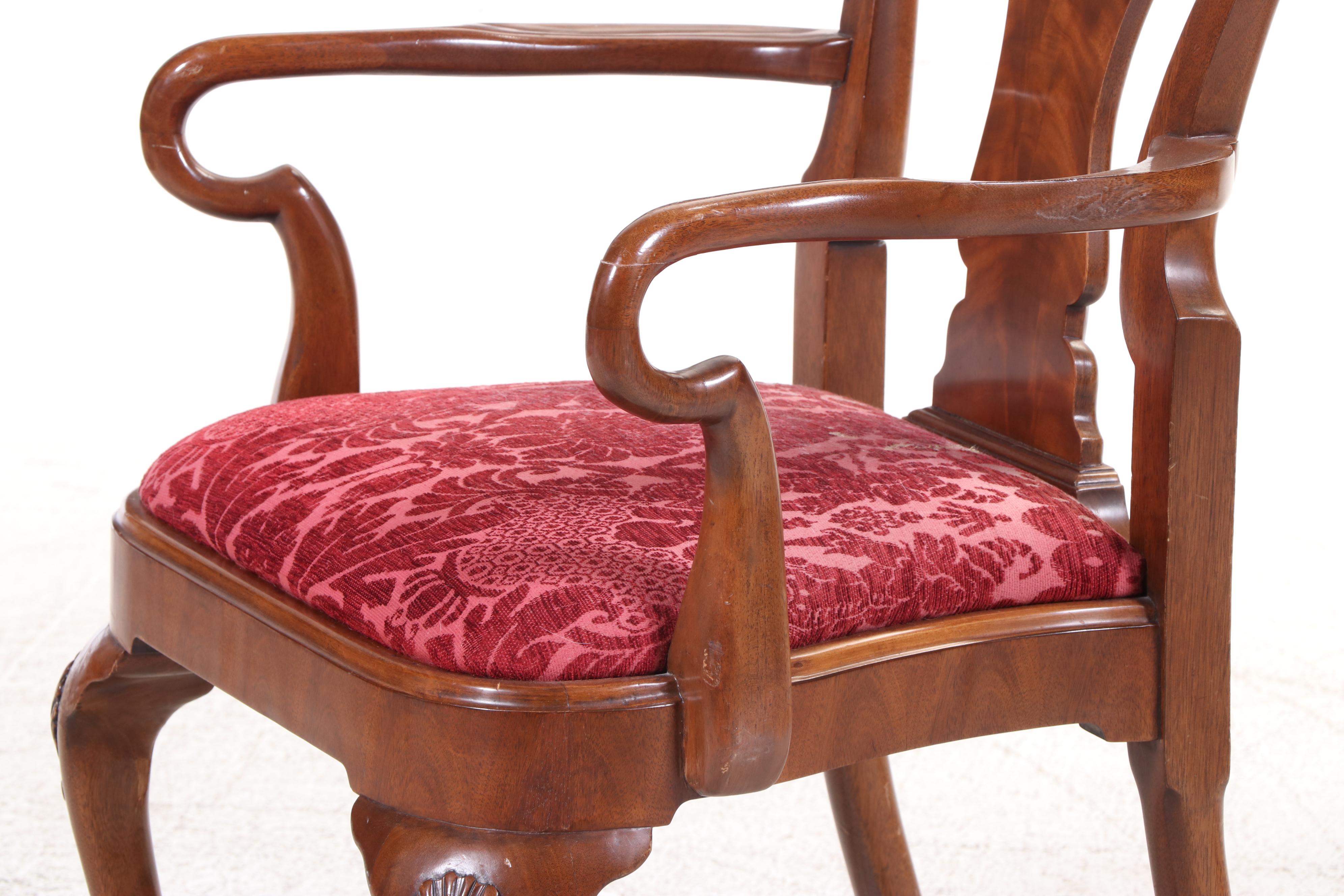 Karges Queen Anne Style Dining Table and Chairs