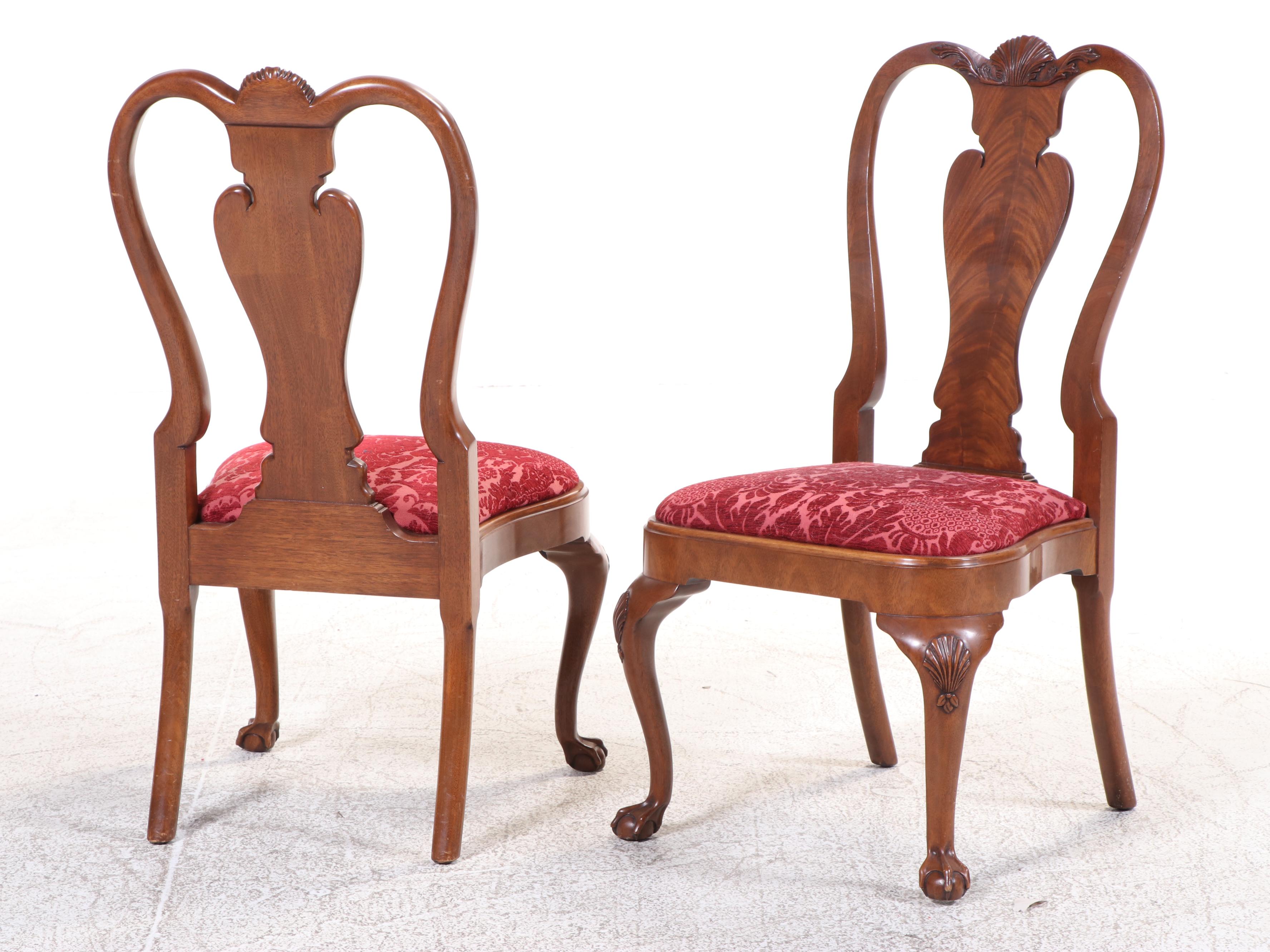 Karges Queen Anne Style Dining Table and Chairs