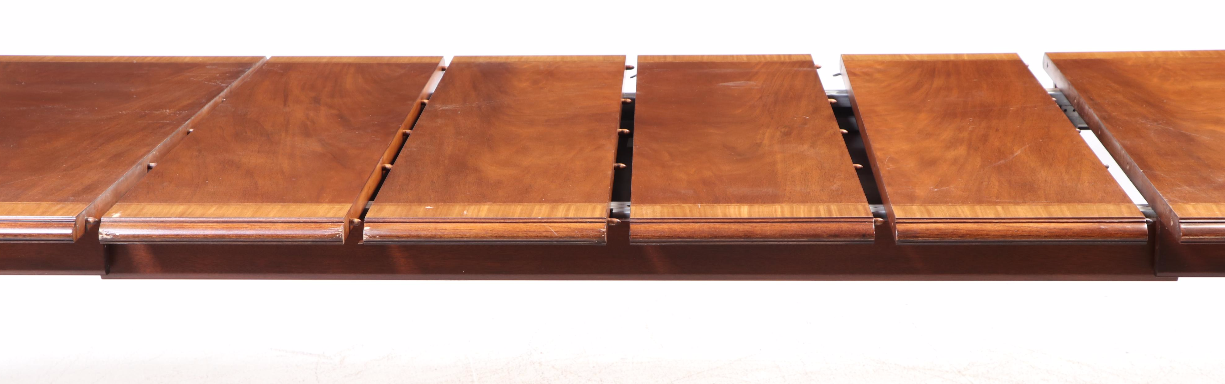 Karges Queen Anne Style Dining Table and Chairs