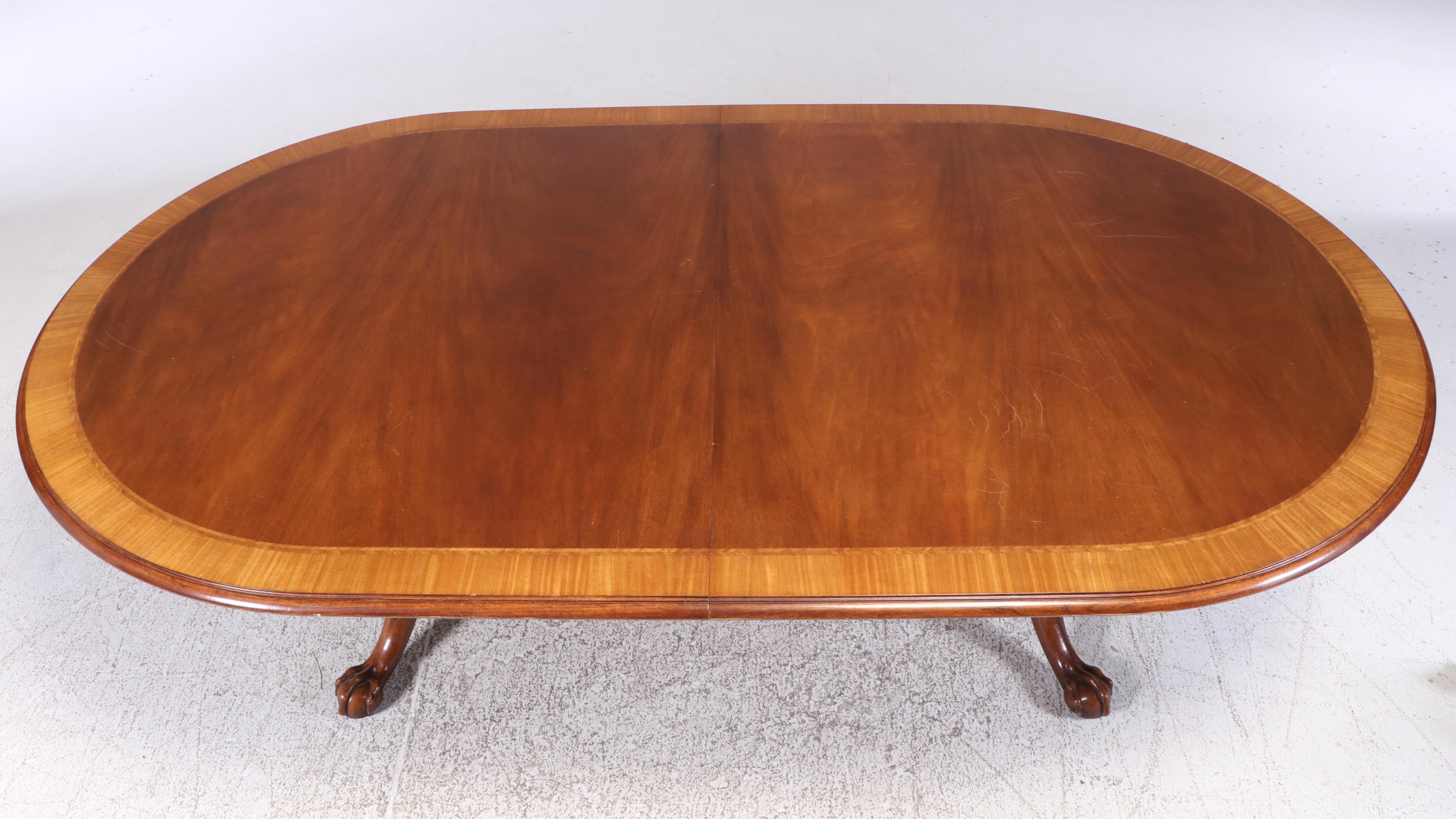 Karges Queen Anne Style Dining Table and Chairs