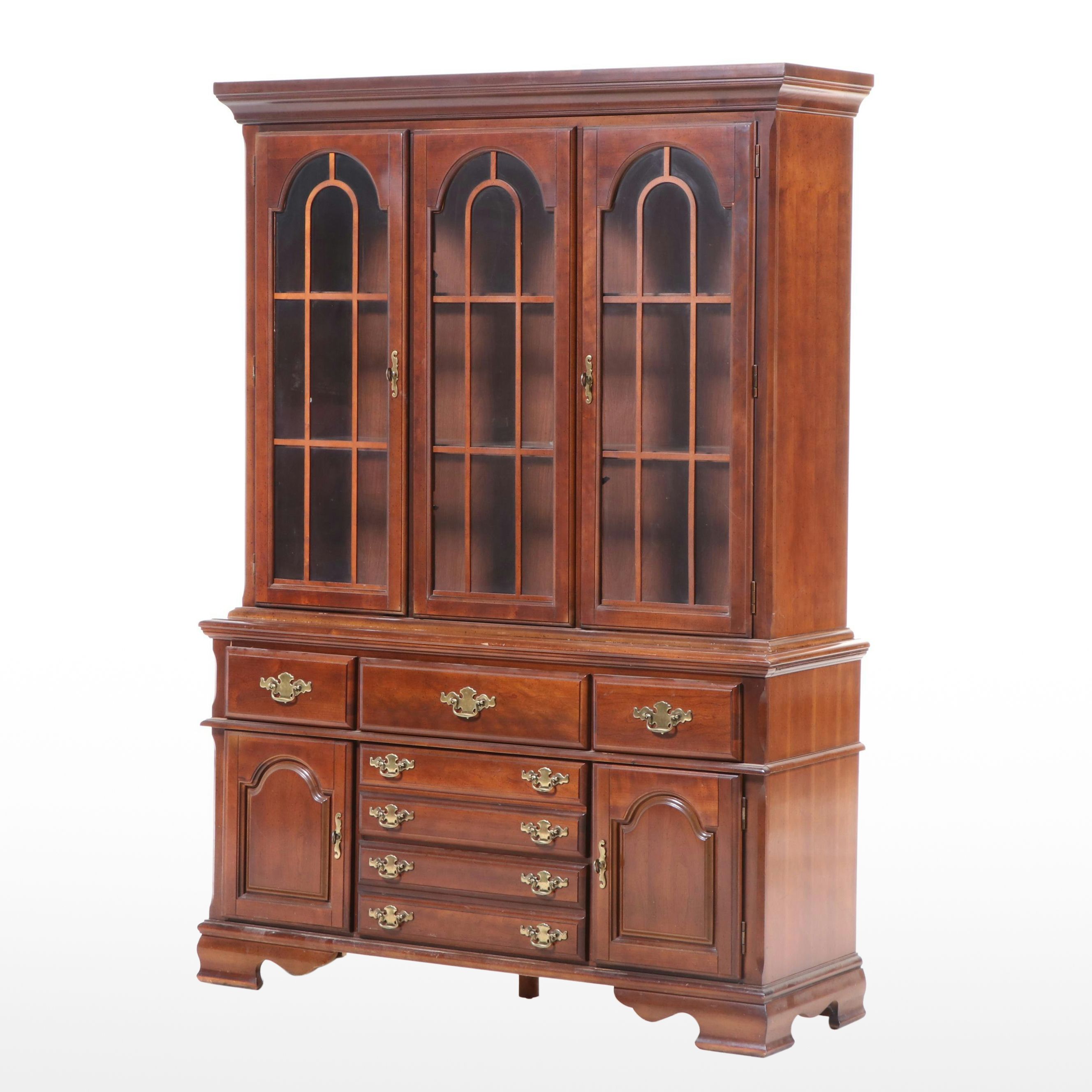 Bassett Furniture Chippendale Style Cherry China Cabinet