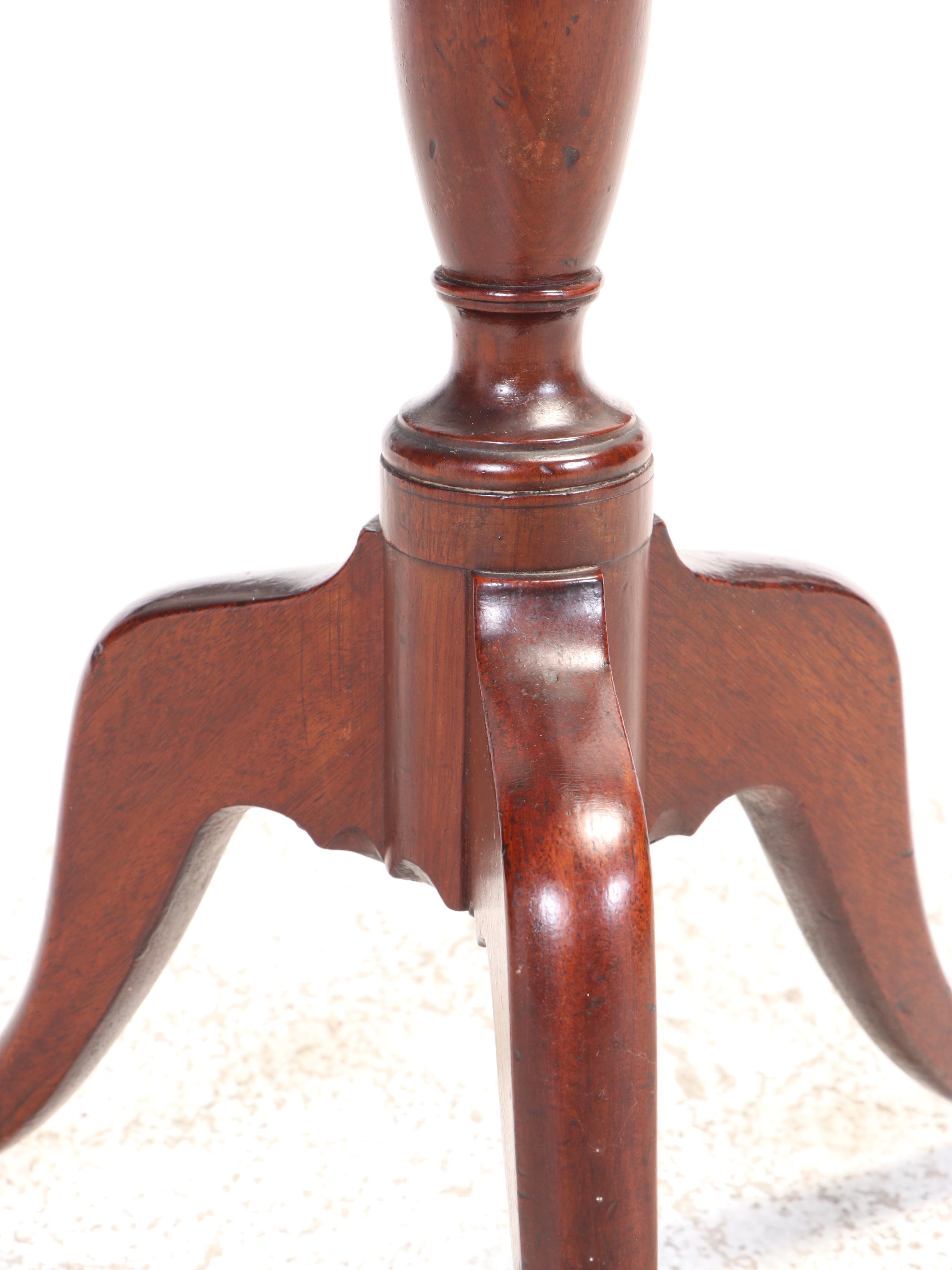 Federal Mahogany Tilt-Top Candlestand, Late 18th/Early 19th Century