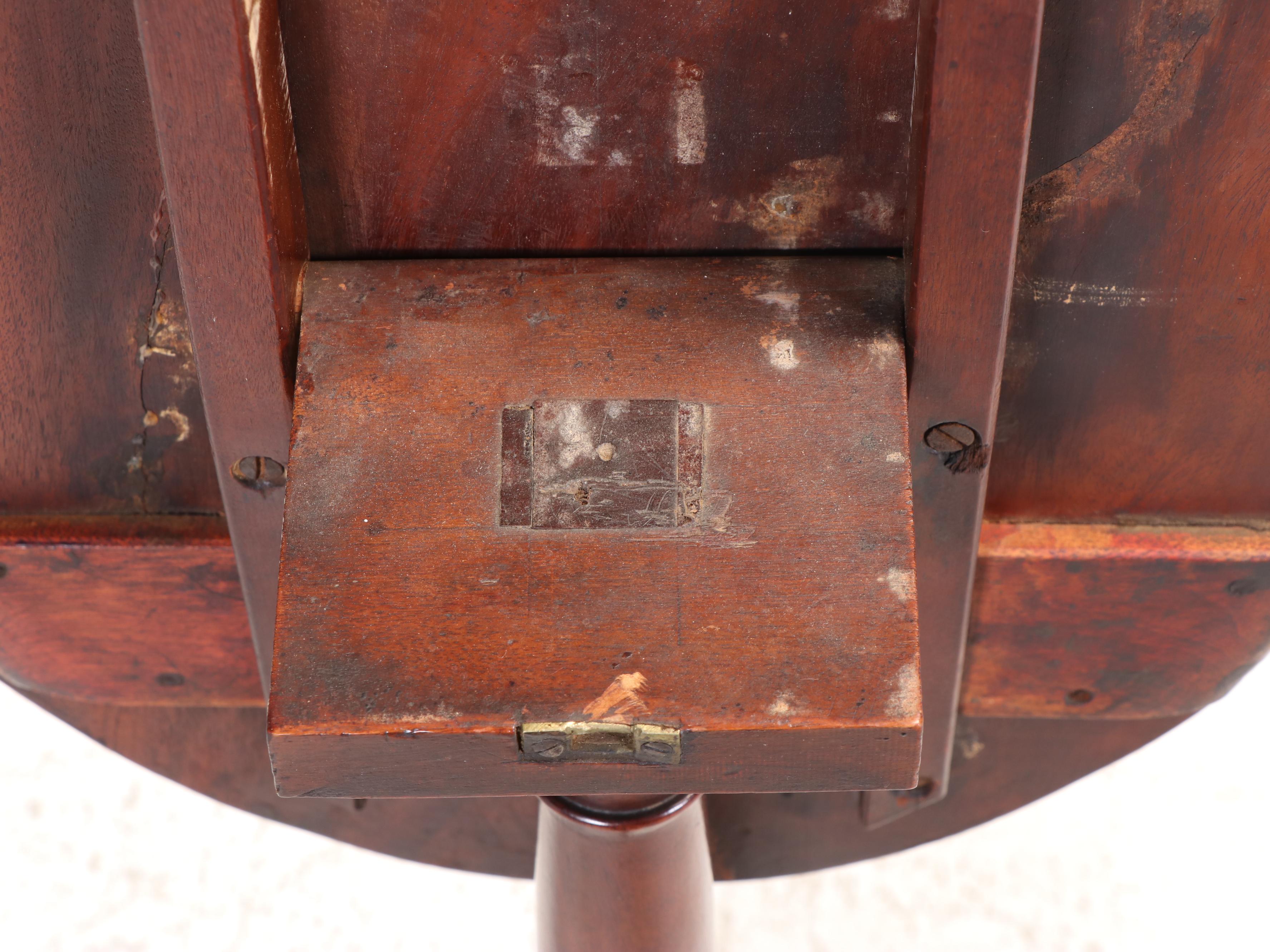 Federal Mahogany Tilt-Top Candlestand, Late 18th/Early 19th Century