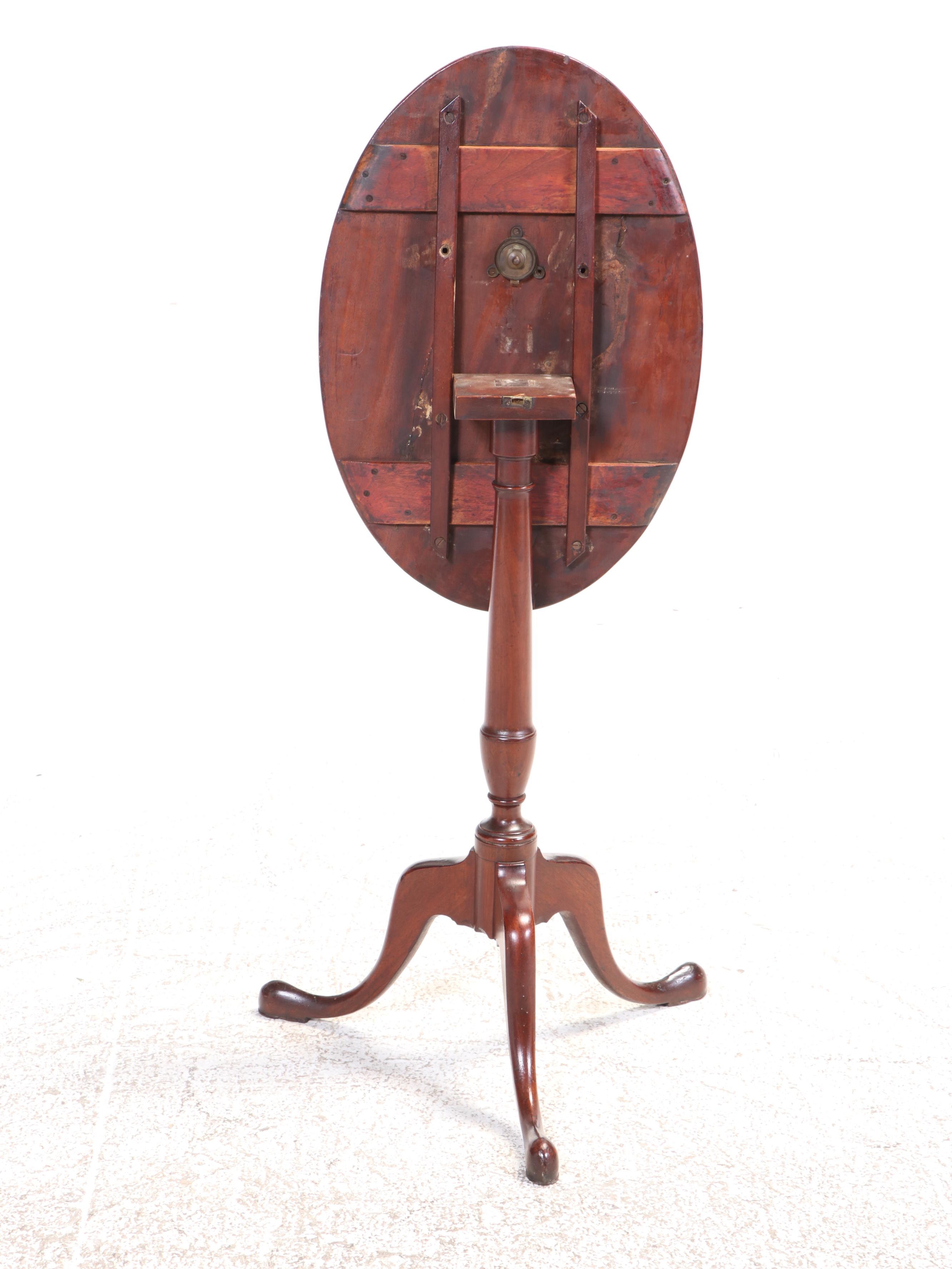 Federal Mahogany Tilt-Top Candlestand, Late 18th/Early 19th Century