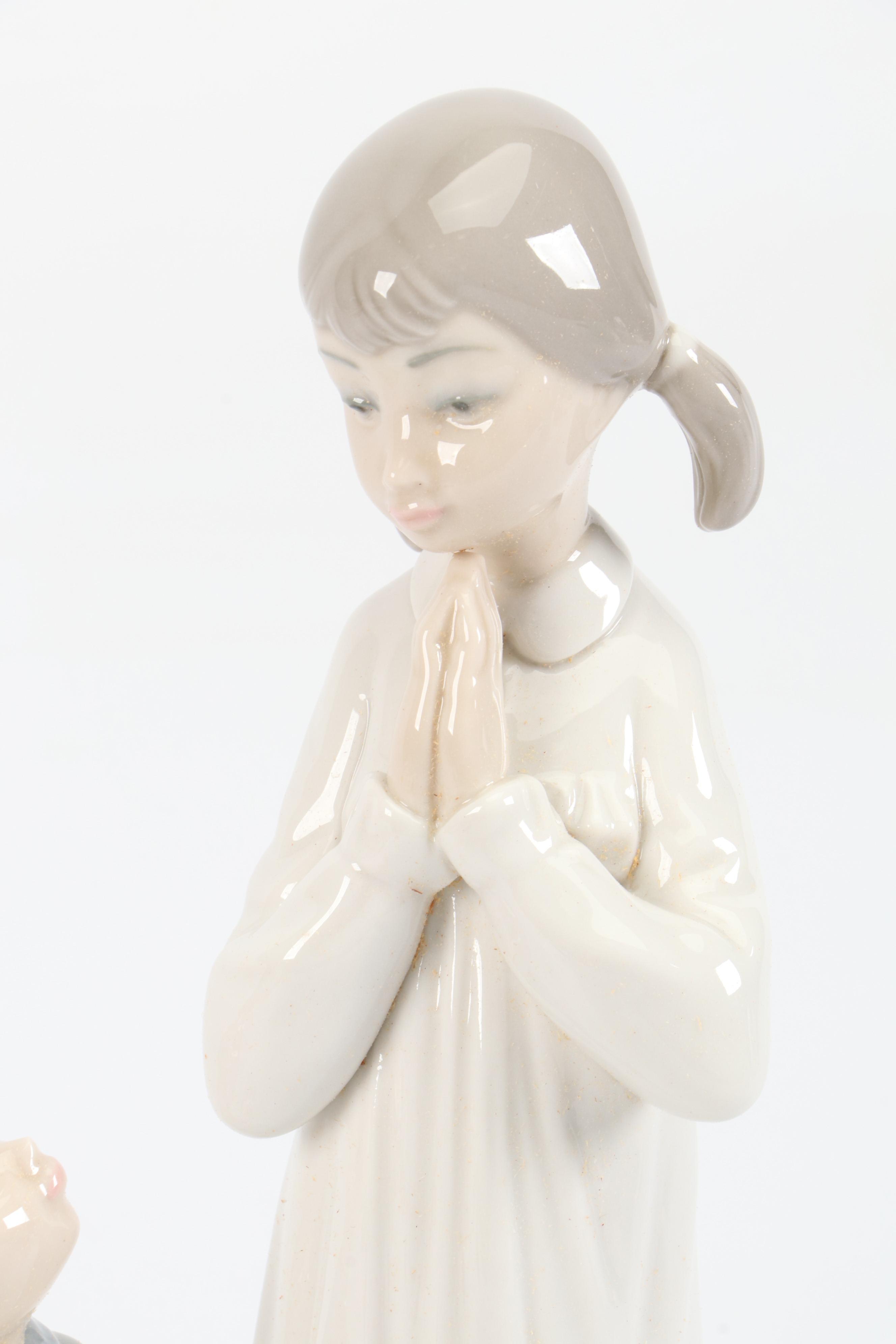 Lladró "Teaching to Pray" Porcelain Figurine Designed by Vicente Martínez