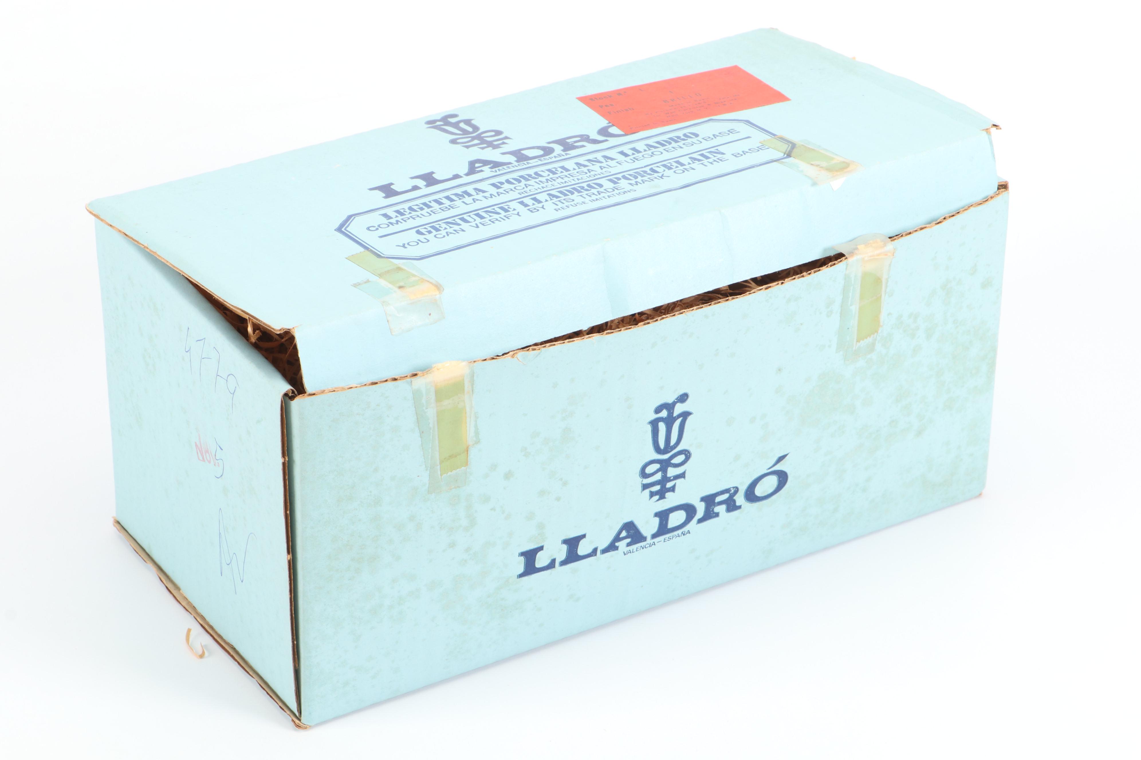 Lladró "Teaching to Pray" Porcelain Figurine Designed by Vicente Martínez