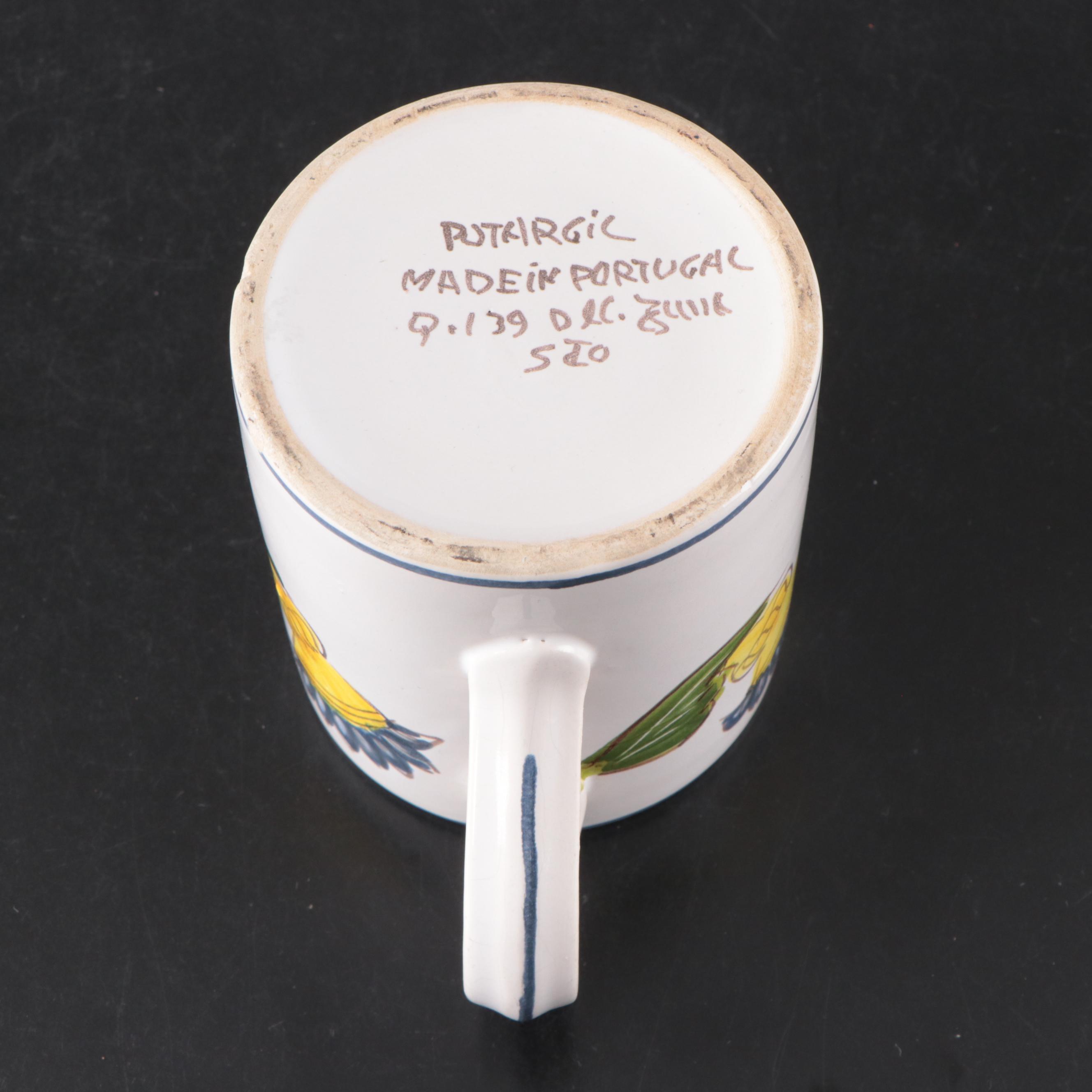 Pyrex Glass Measuring Cups with Stainless Steel Utensils and Table Accessories