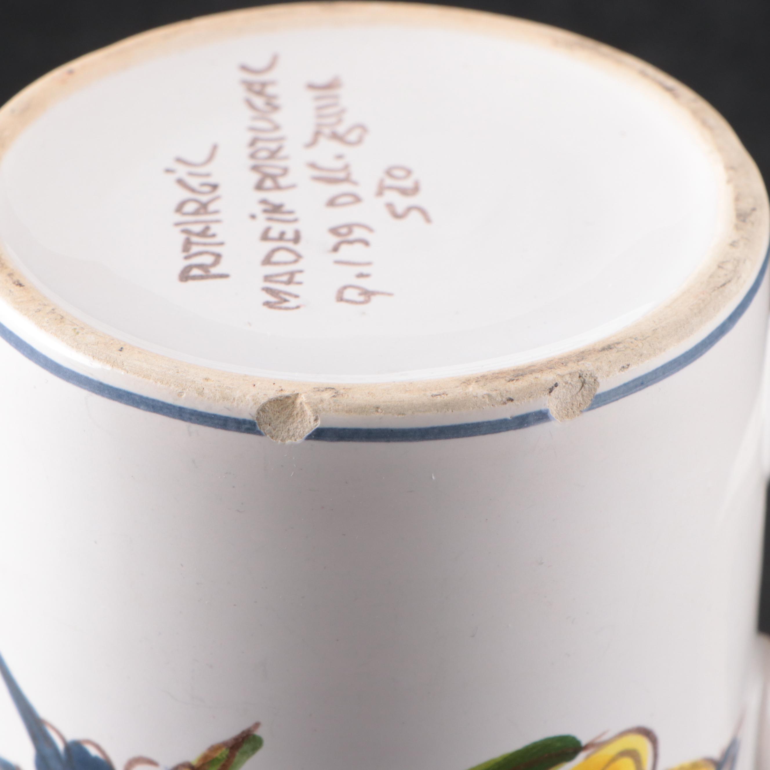 Pyrex Glass Measuring Cups with Stainless Steel Utensils and Table Accessories