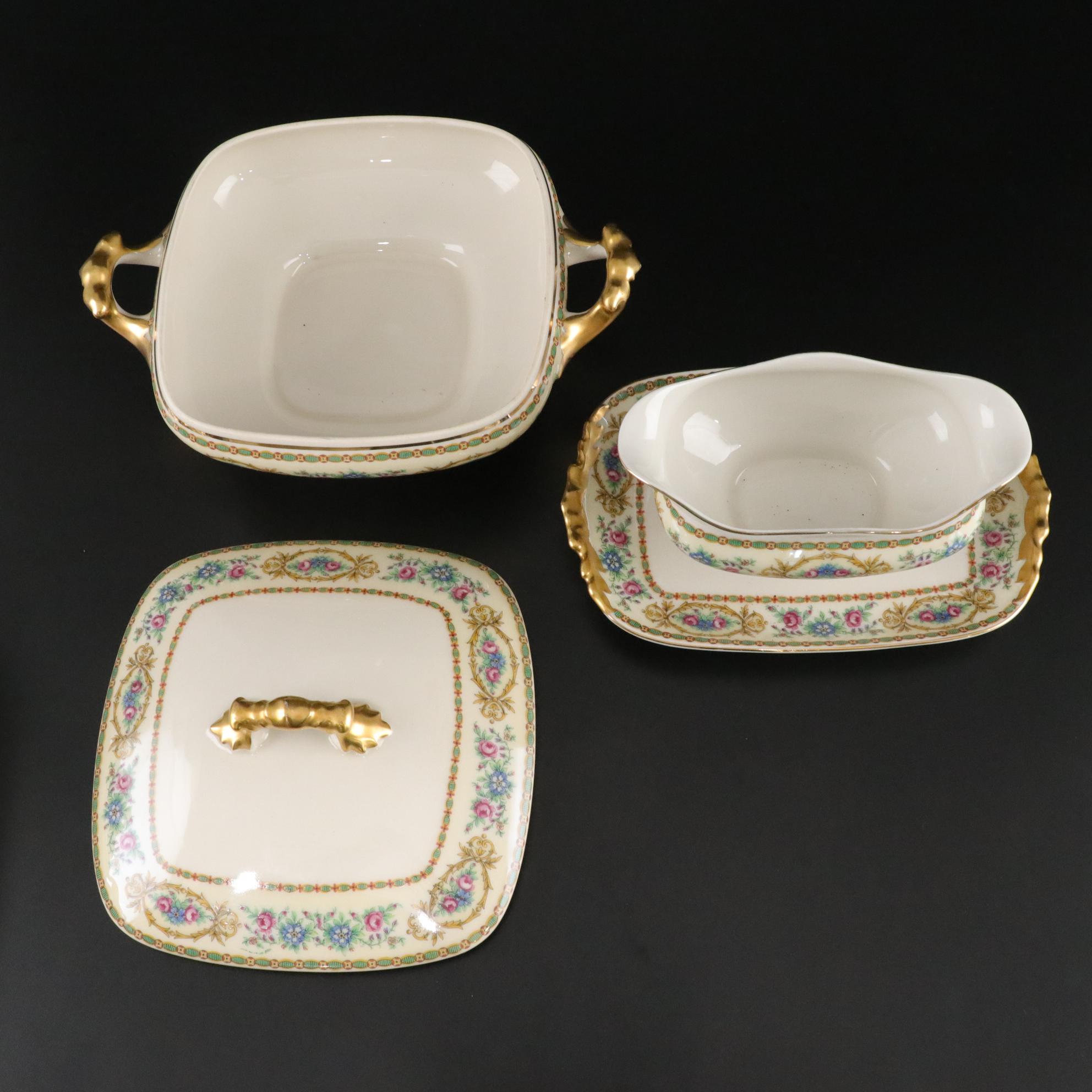 Guerin Pouyat Elite Limoges Porcelain Dinner Service, Early 20th Century