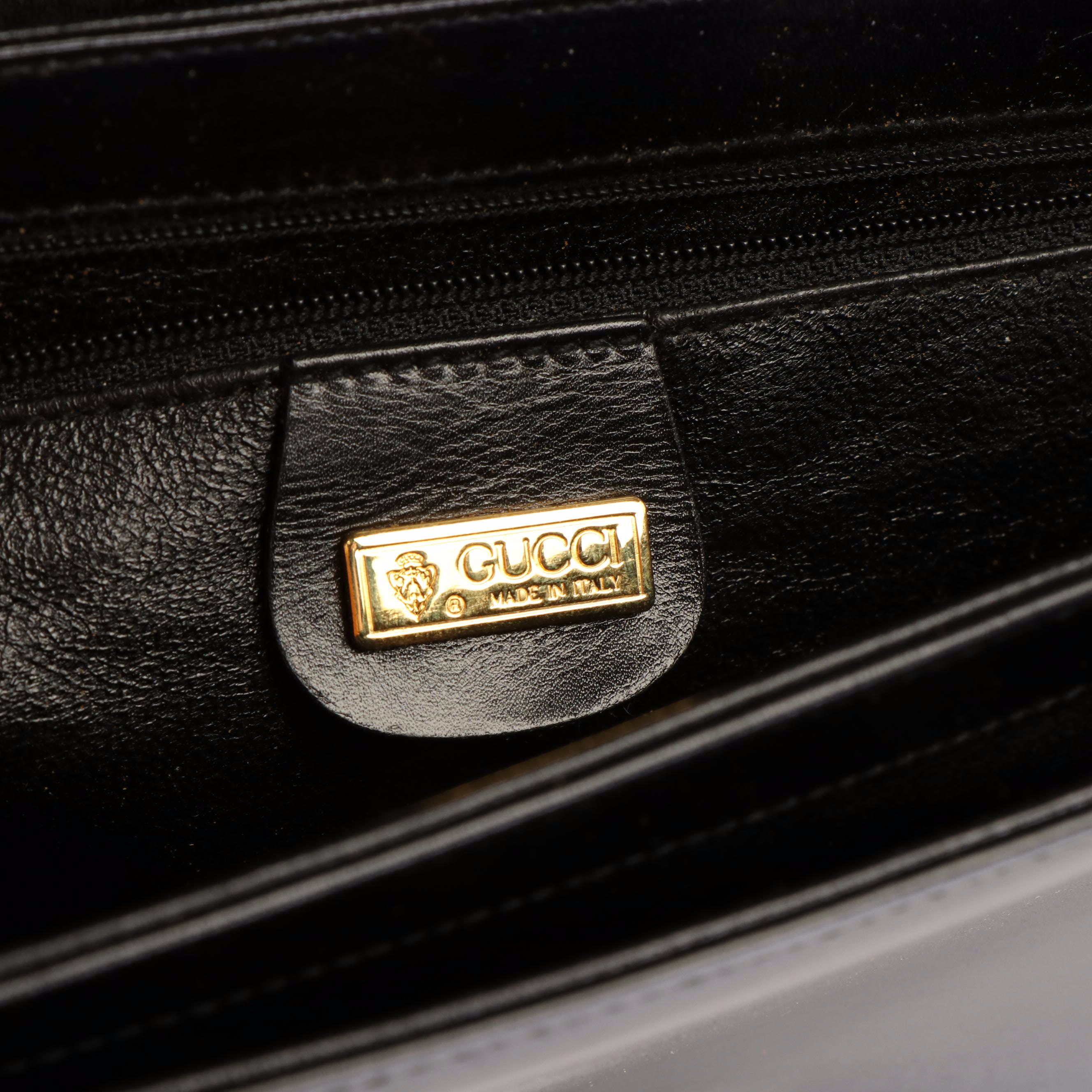 Gucci Turnlock Shoulder Bag in Black Leather