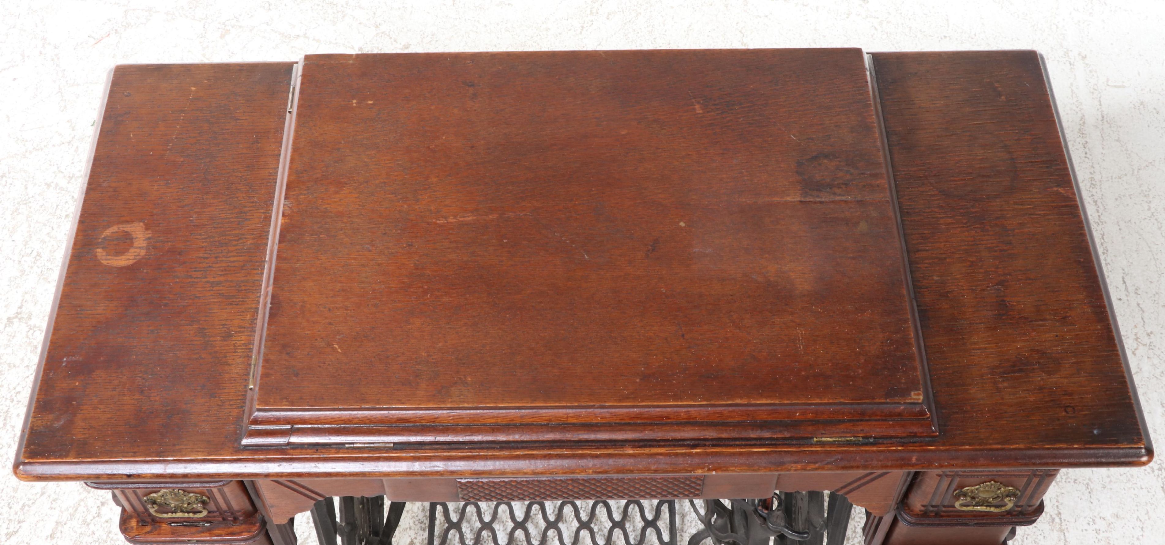 Singer Antique Sewing Machine with Treadle Table, Circa 1906