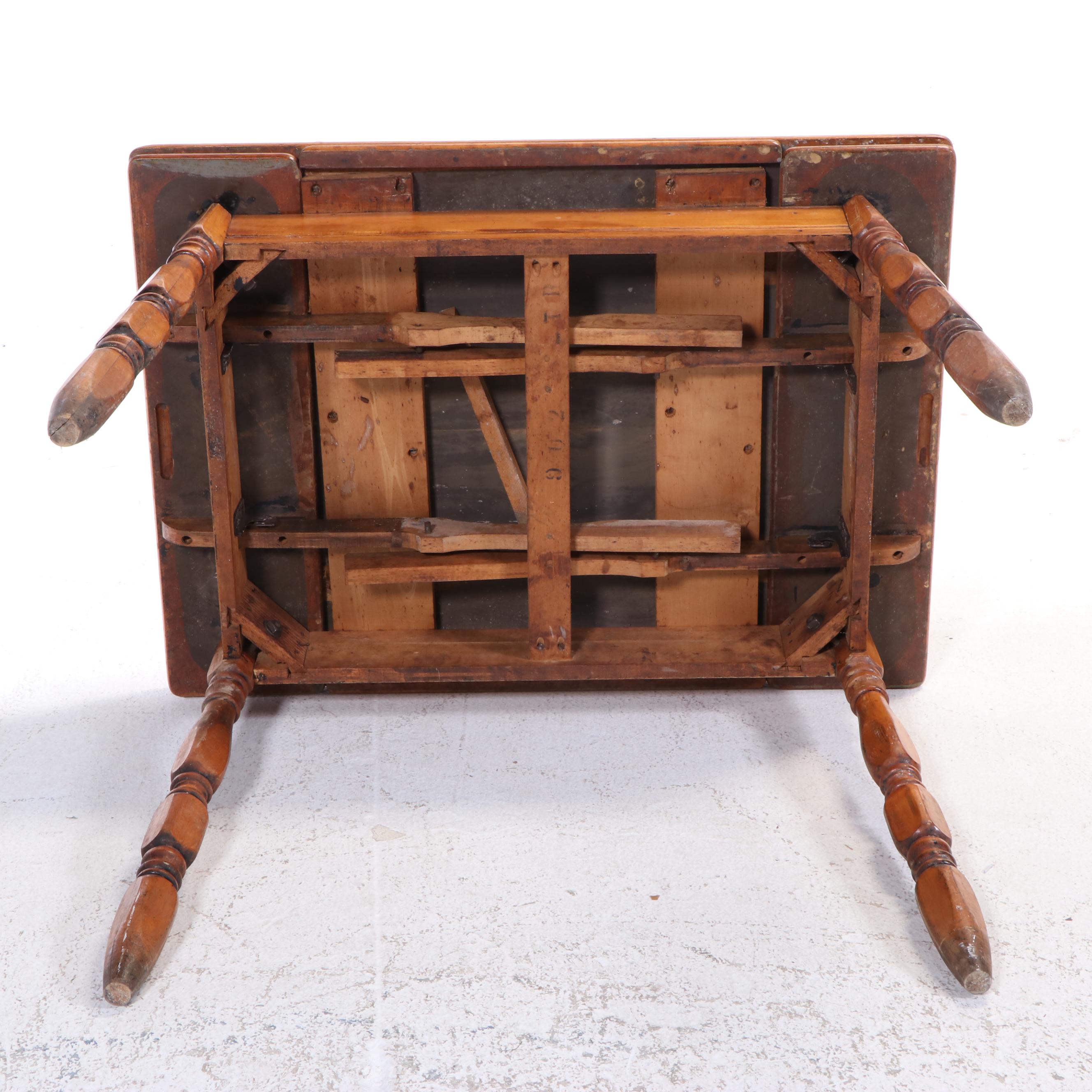 American Colonial Style Maple Draw-Leaf Dining Table, Manner of Cushman