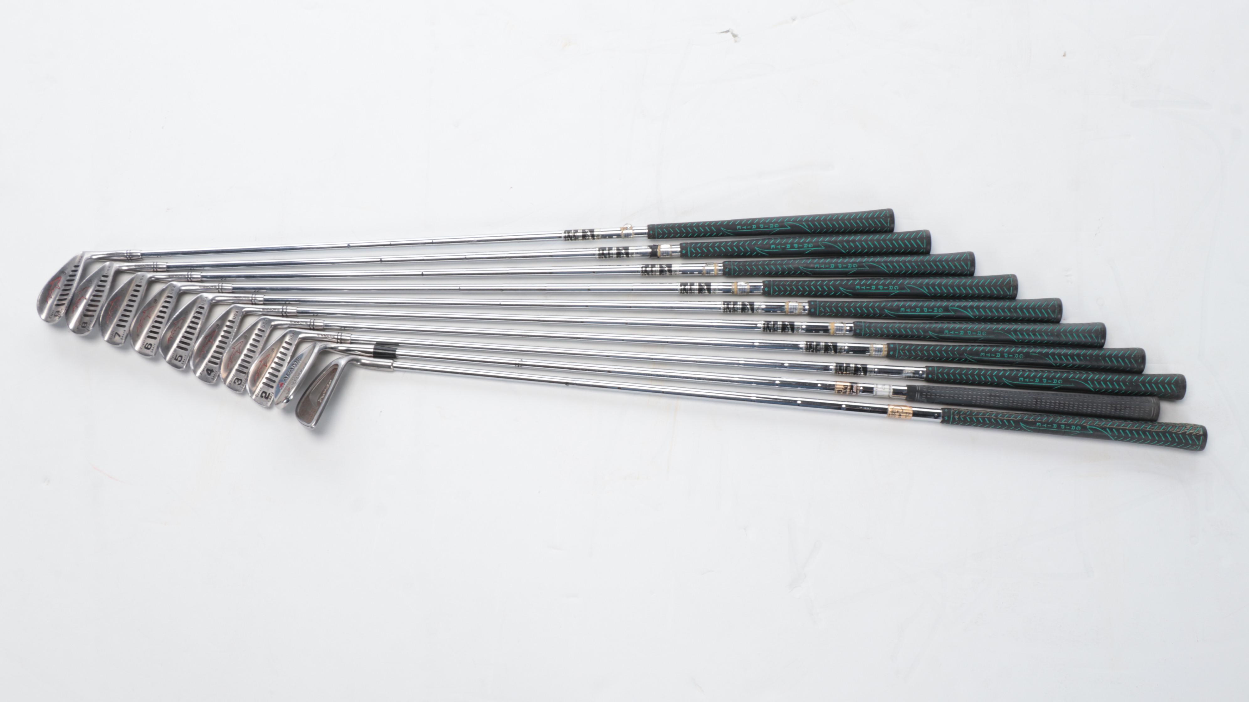 Daiwa Grey and Black Vinyl Ladies Golf Bag with Simmons Tiger Shark Clubs, More