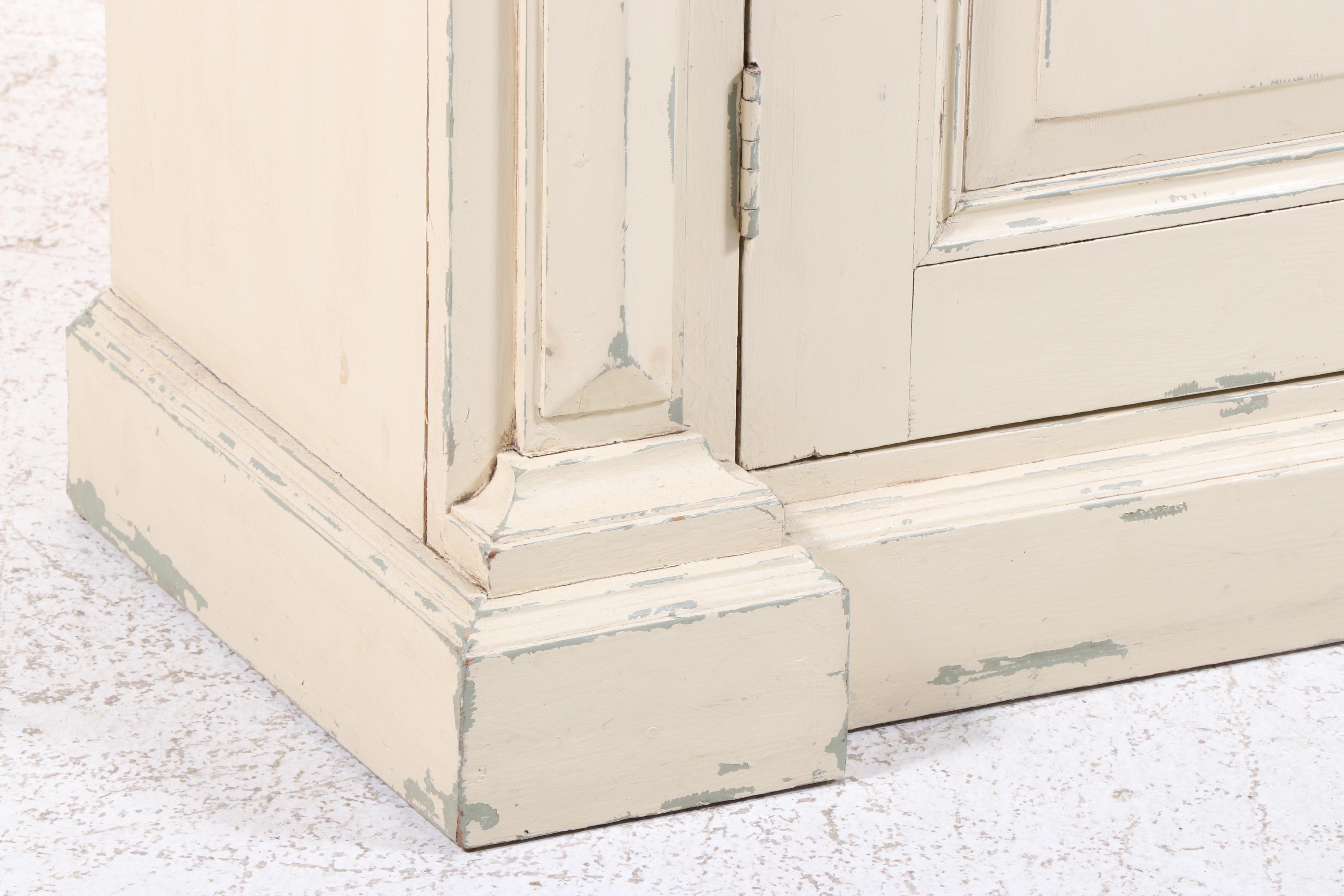 Neoclassical Three-Piece Painted Wood Bookcase with Adjustable Shelves