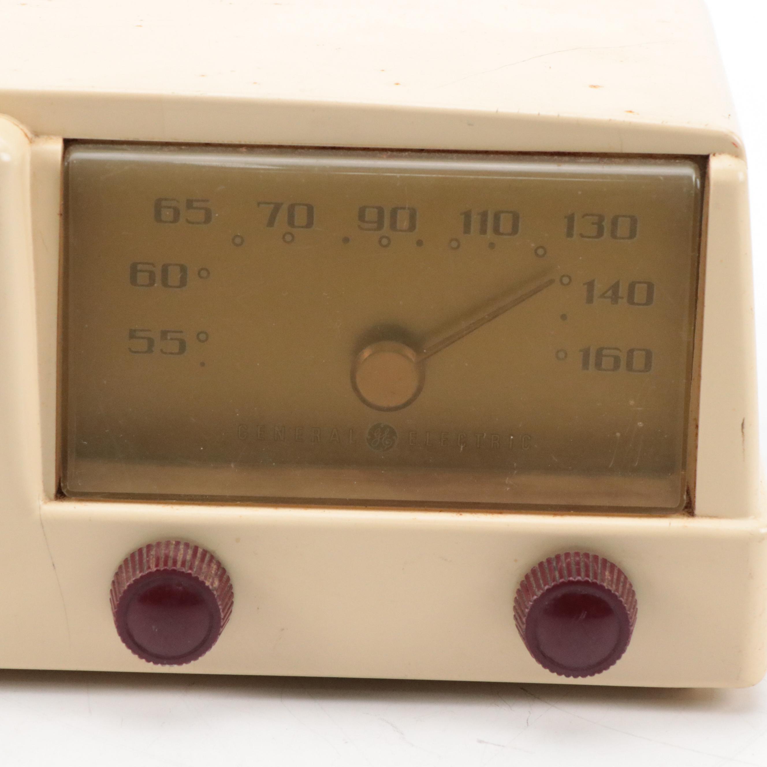 General Electric Model 124 Broadcast Receiver Tube Radio, Mid-20th Century