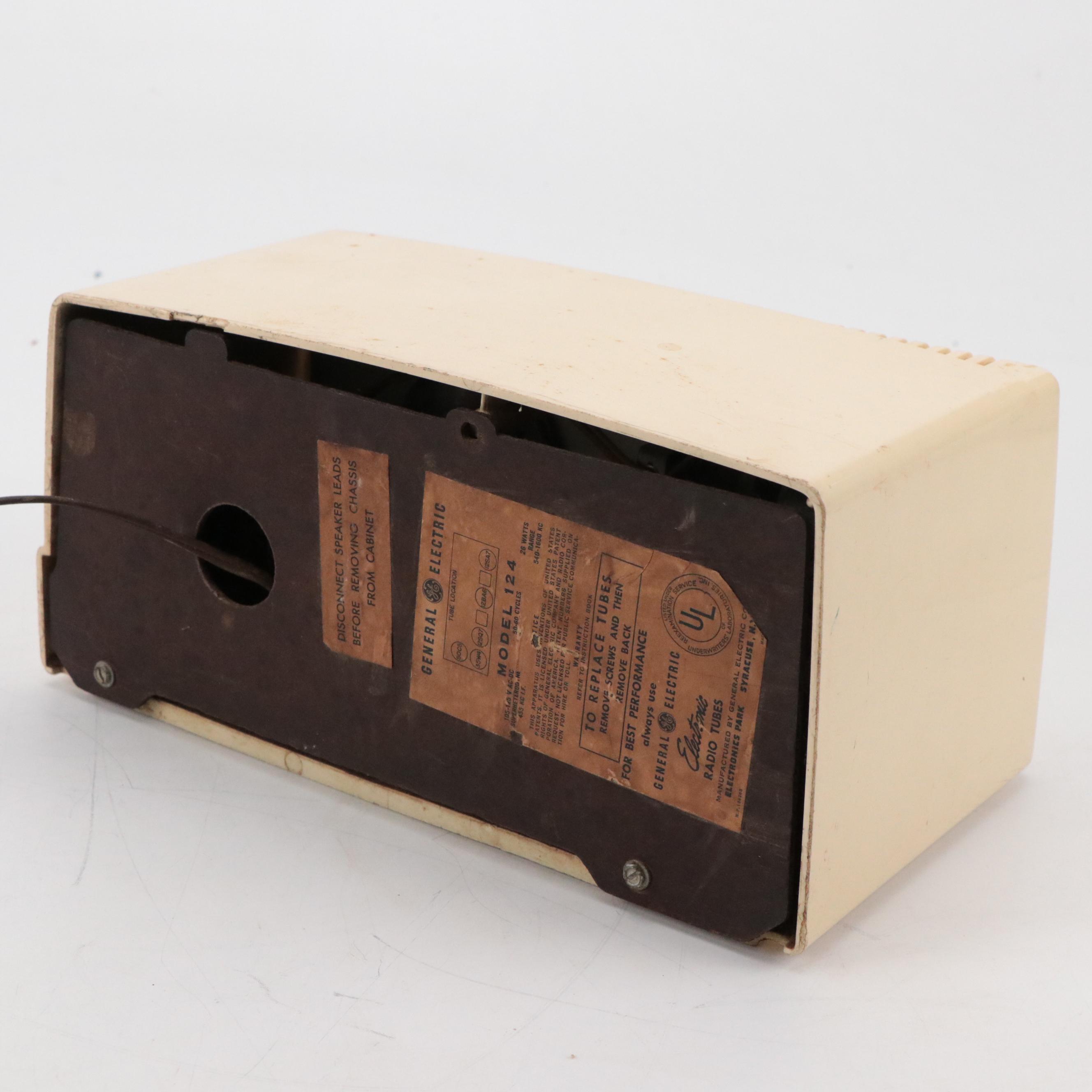 General Electric Model 124 Broadcast Receiver Tube Radio, Mid-20th Century