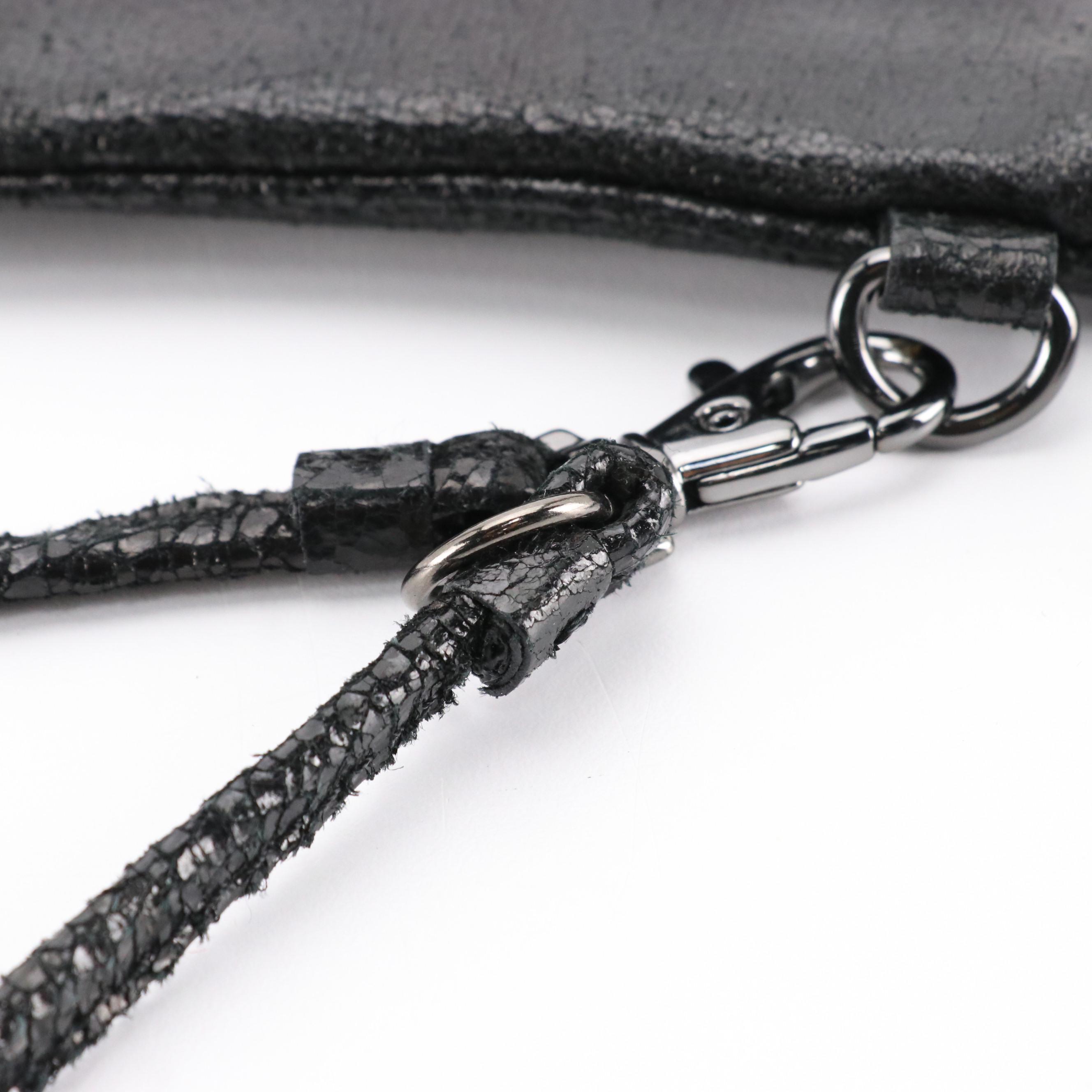 Tory Burch Wristlet Clutch in Black Grained Leather