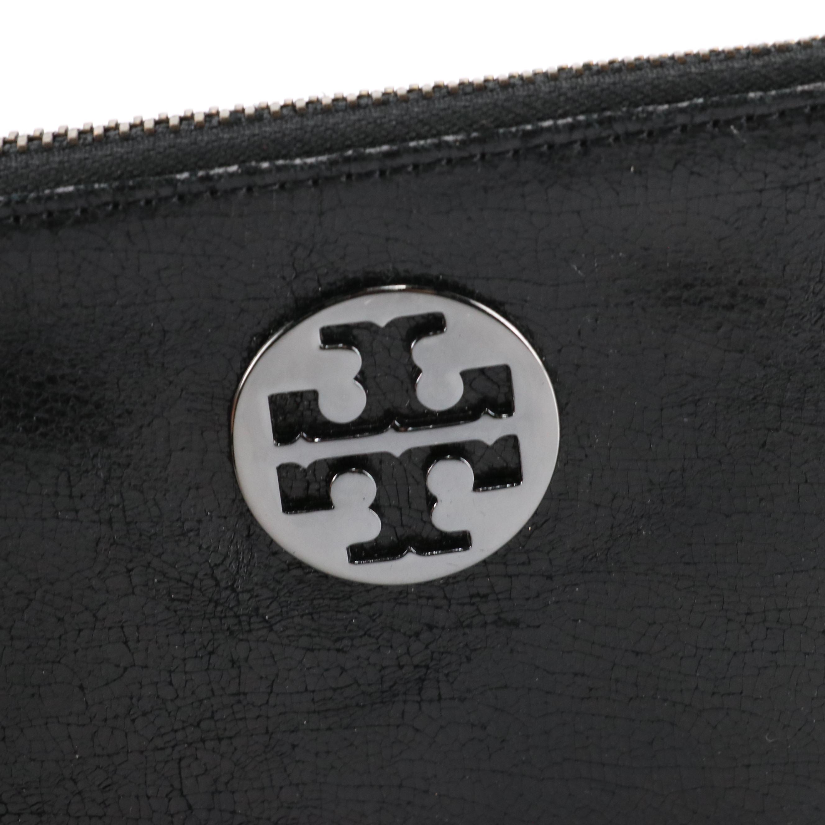 Tory Burch Wristlet Clutch in Black Grained Leather