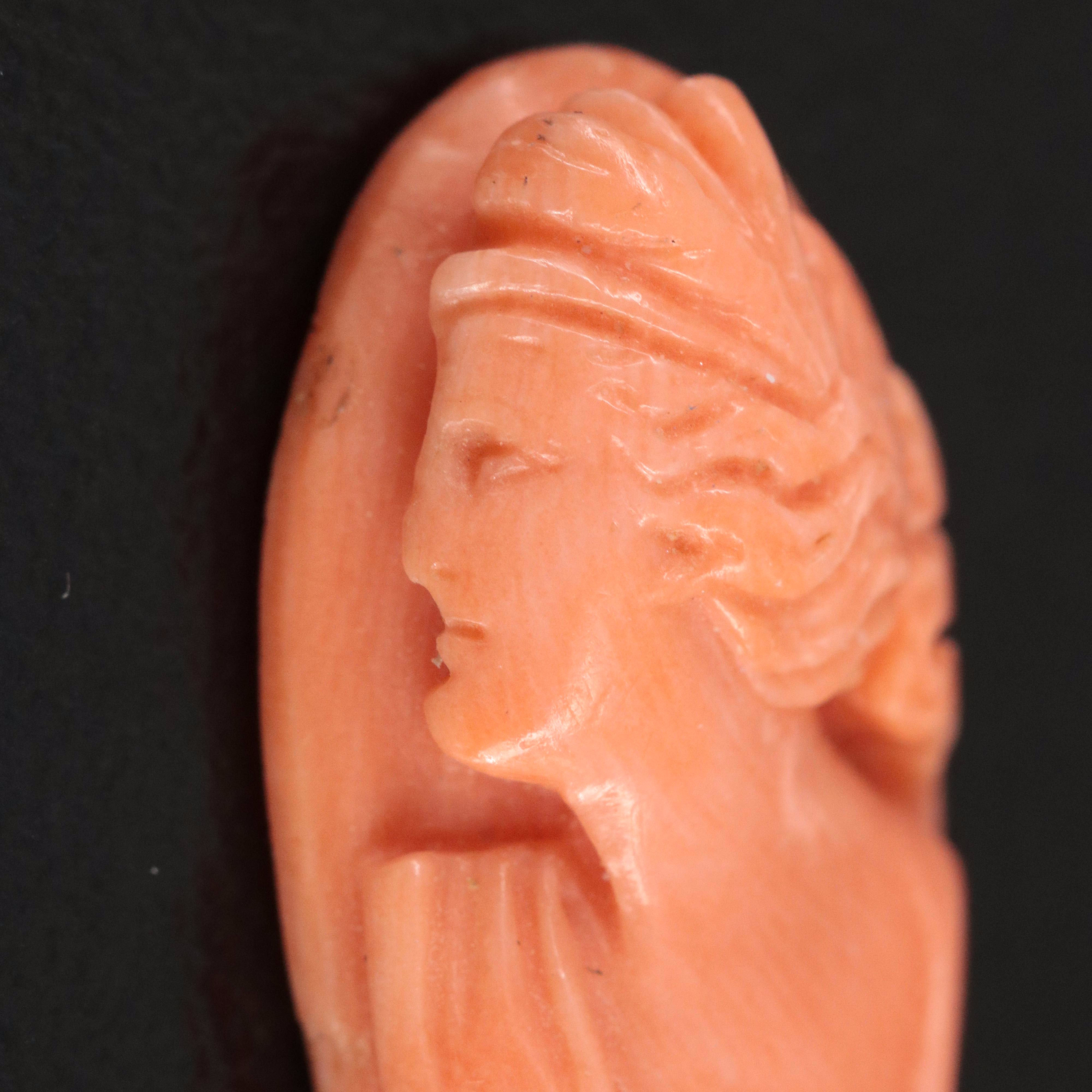 Loose Coral Cameo