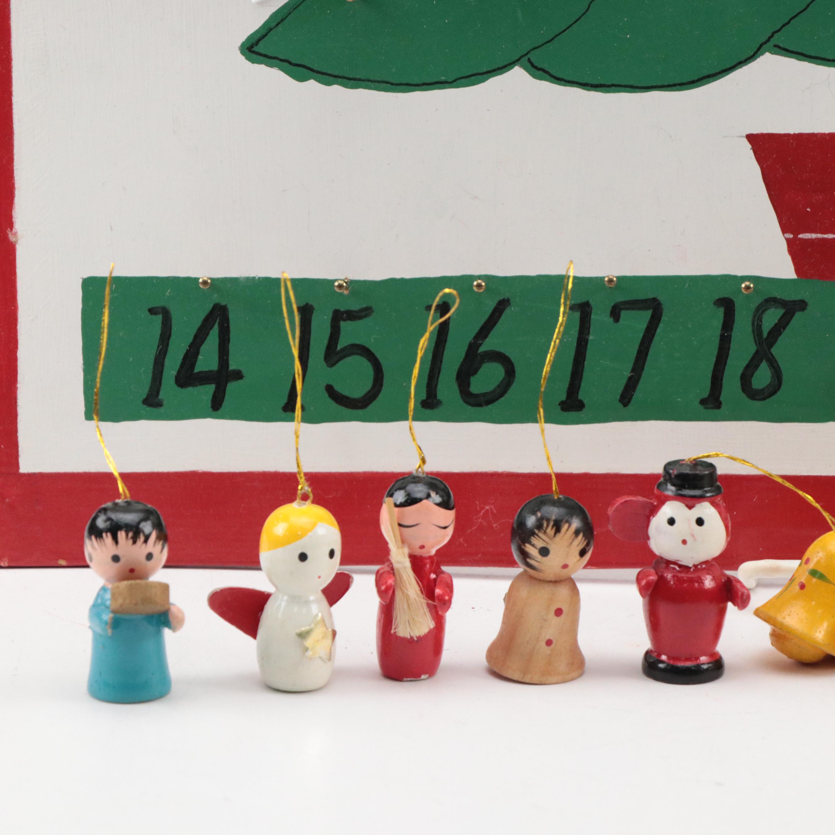 Wooden 25 Days of Christmas Peg Advent Calendar