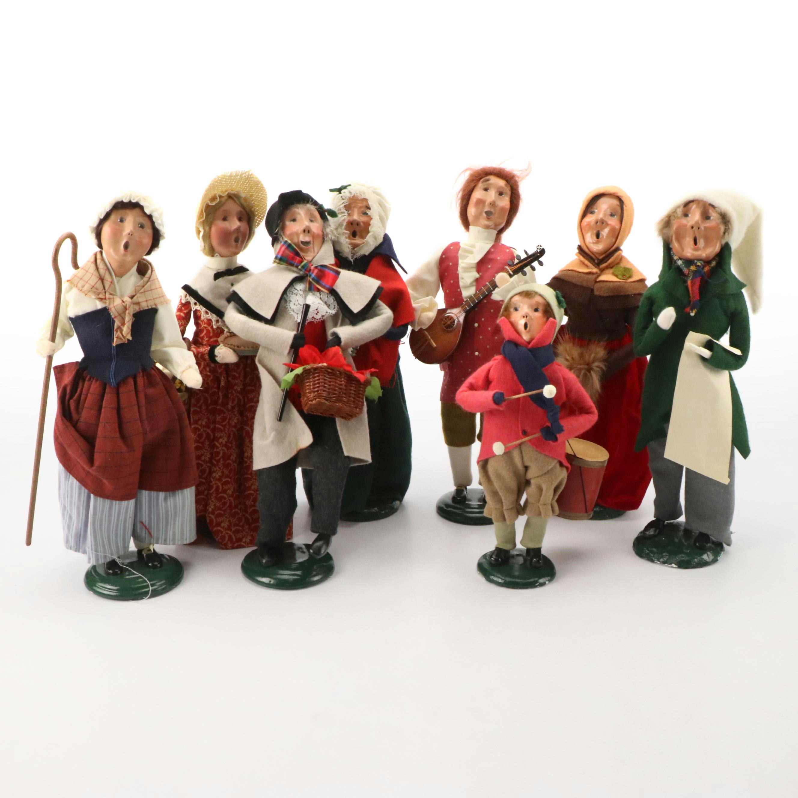 Byers' Choice "Woman with Pumpkin Pie" with More Caroler Figurines