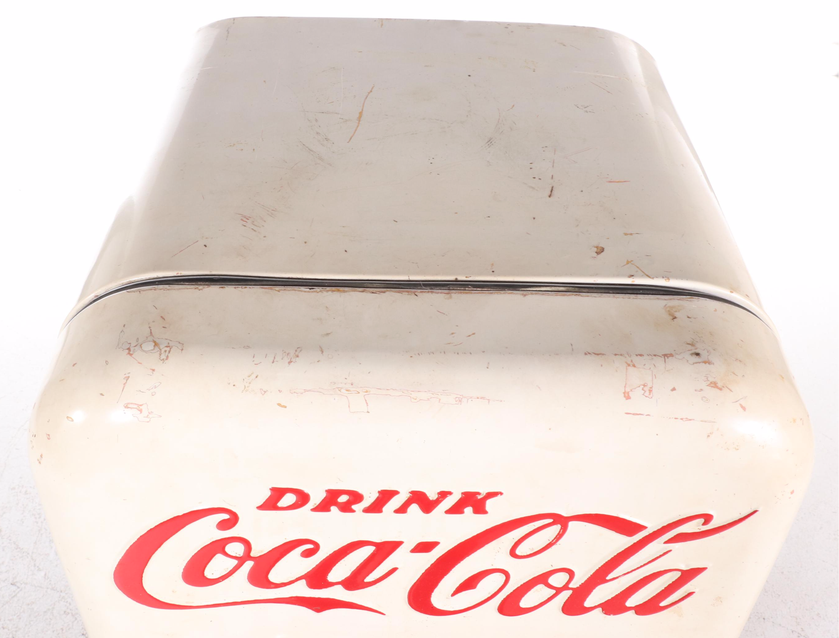 Vendorlator Mfg. Co. Coca-Cola Metal Bottle Vending Machine, Mid-20th Century