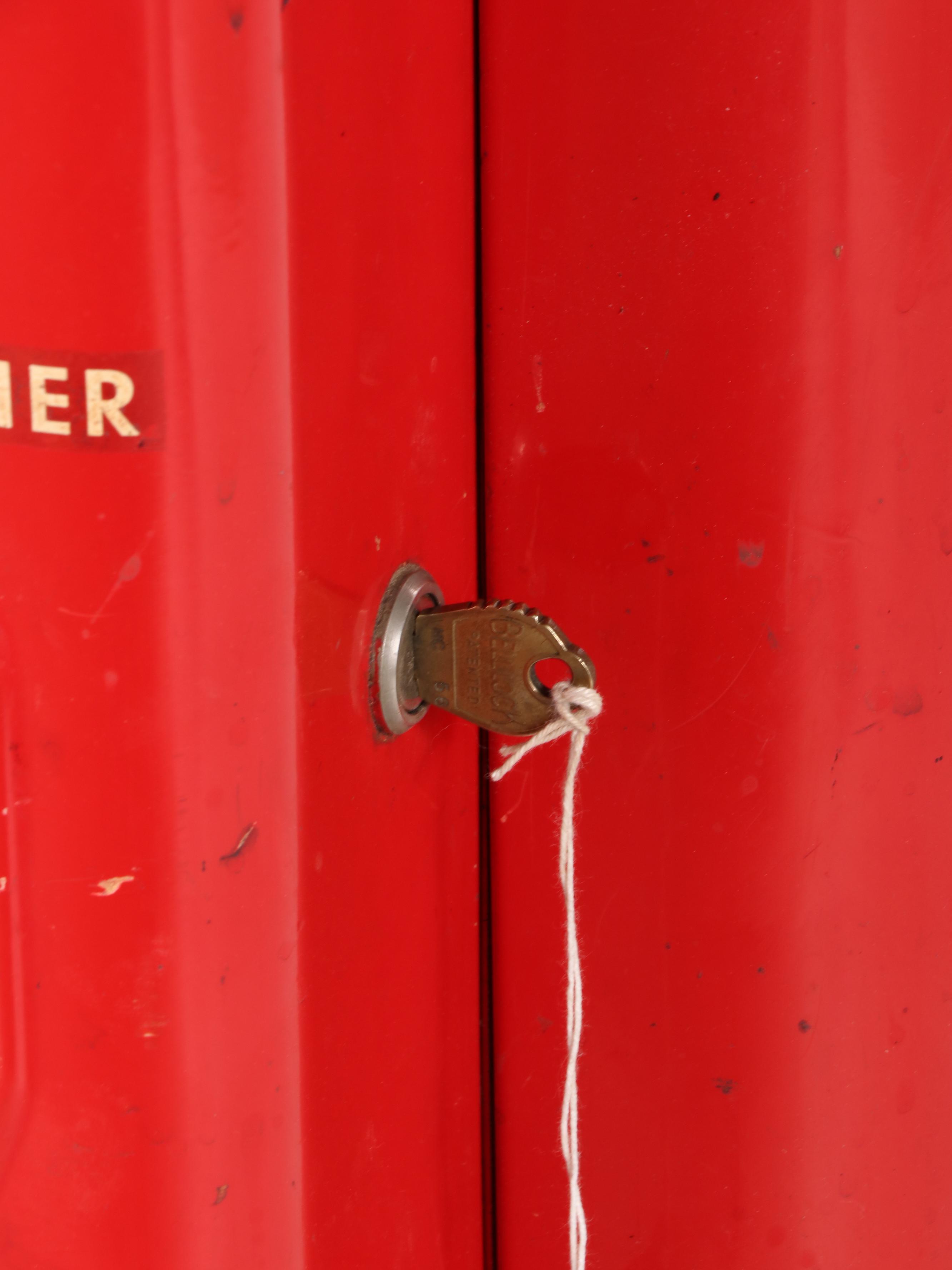 Vendorlator Mfg. Co. Coca-Cola Metal Bottle Vending Machine, Mid-20th Century